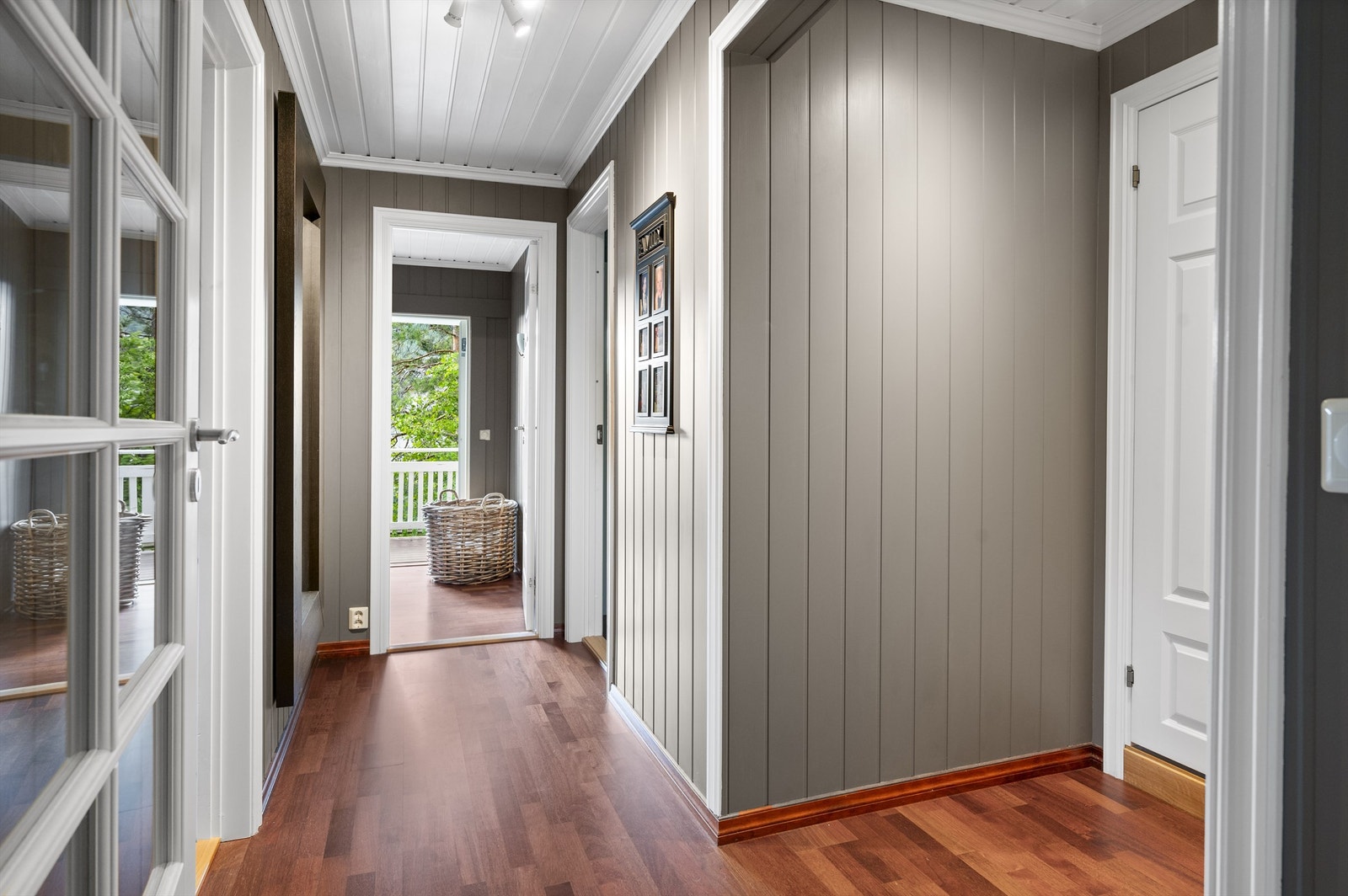 I andre enden av huset finner du soverommene og et fint baderom. Galleribilde