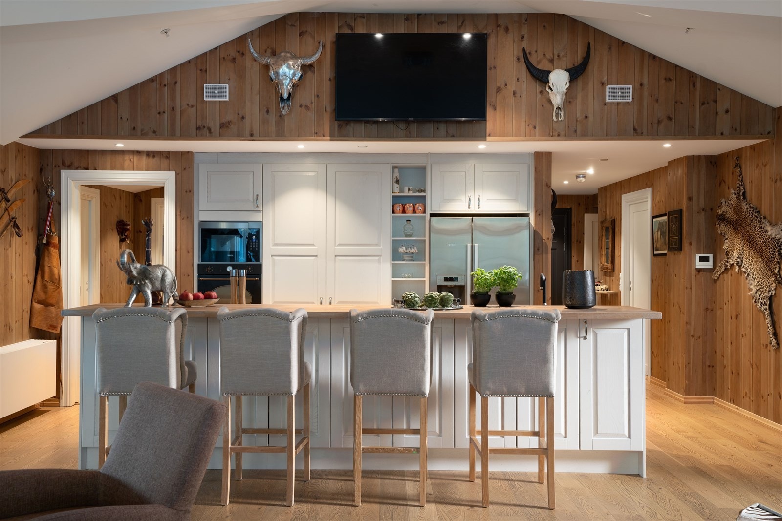 Flott kjøkken med kul barløsning Galleribilde