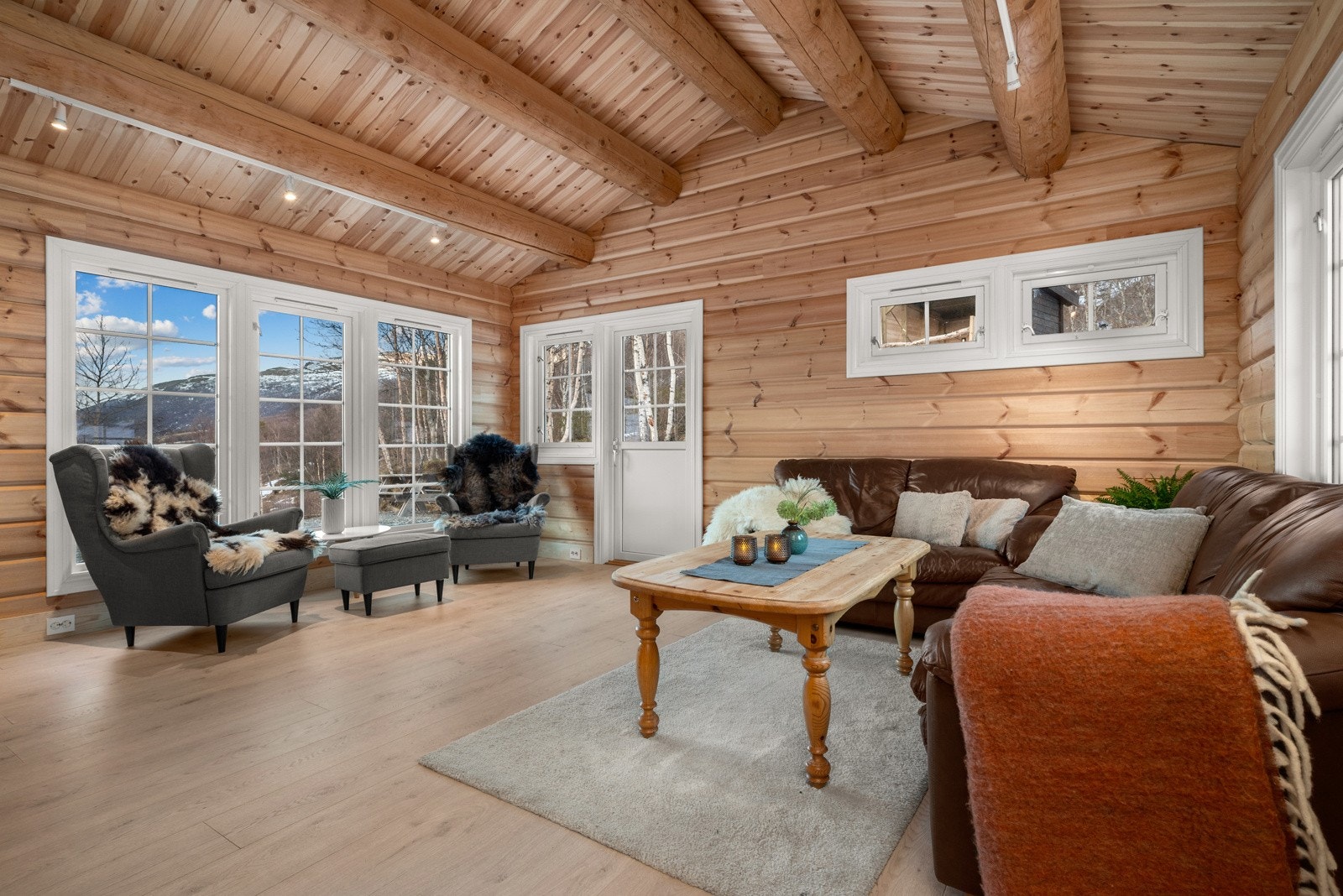 Det er varmekabler i gulv i store deler av første etasje Galleribilde