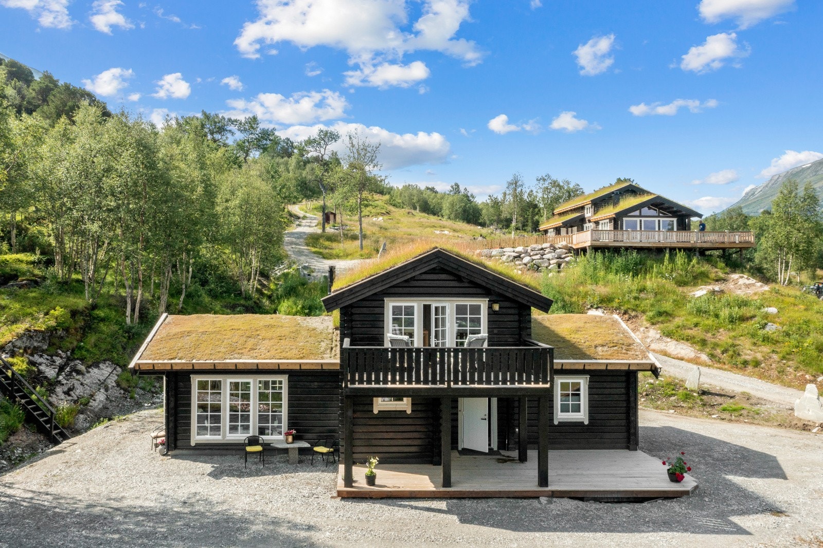 Hytta holder en gjennomgående god standard og bærer preg av godt håndtverk Galleribilde