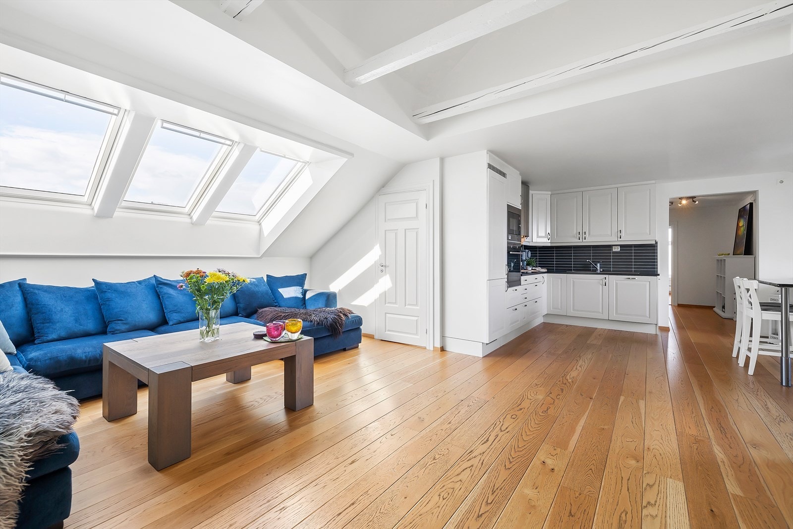 Velkommen til St Olavs gate 13 presentert av Aktiv Eiendomsmegling v/ Kaia Hostvedt Dahle. Fotograf: Paul Thürmer. Galleribilde