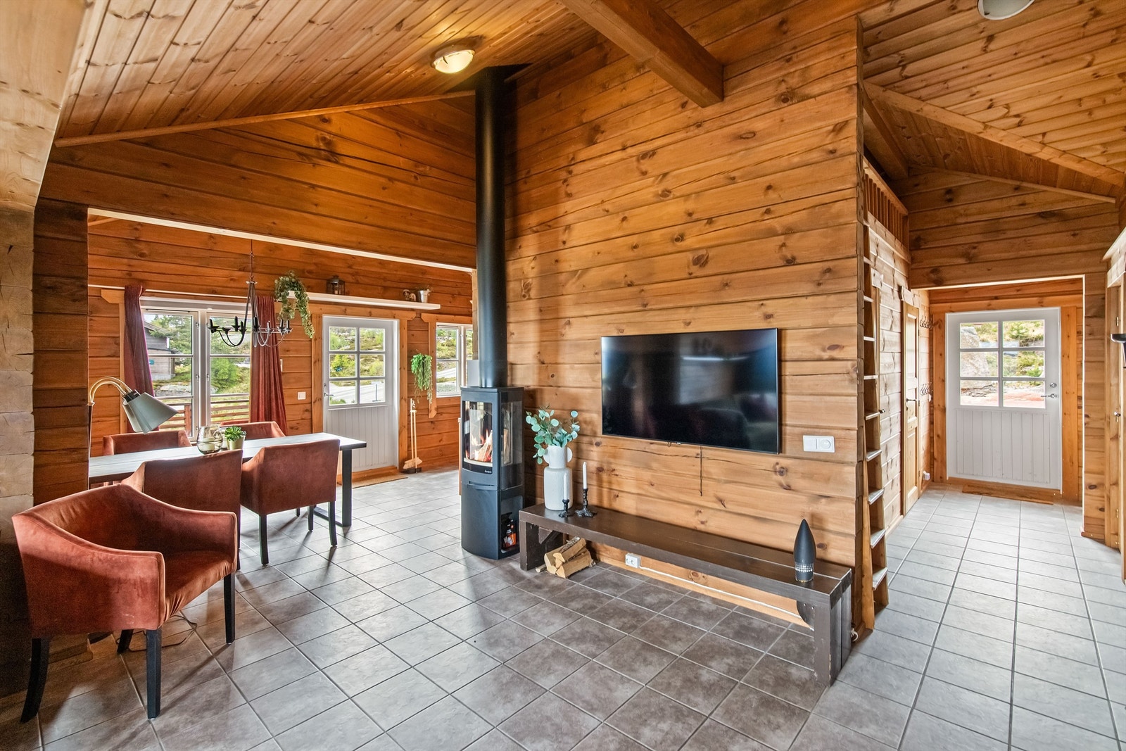 Peisovn med 3 glassider Galleribilde