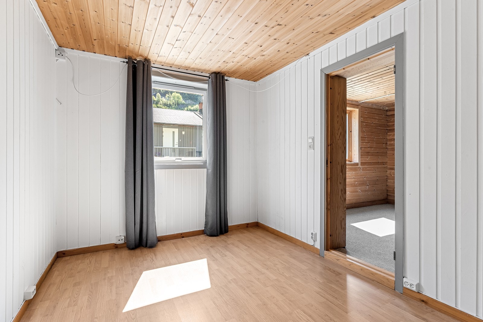 Rom i underetasjen - blitt brukt som soverom Galleribilde