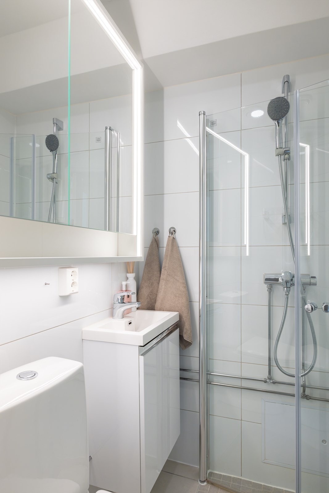 Det ble lagt nye fliser på gulvet i 2025. Galleribilde