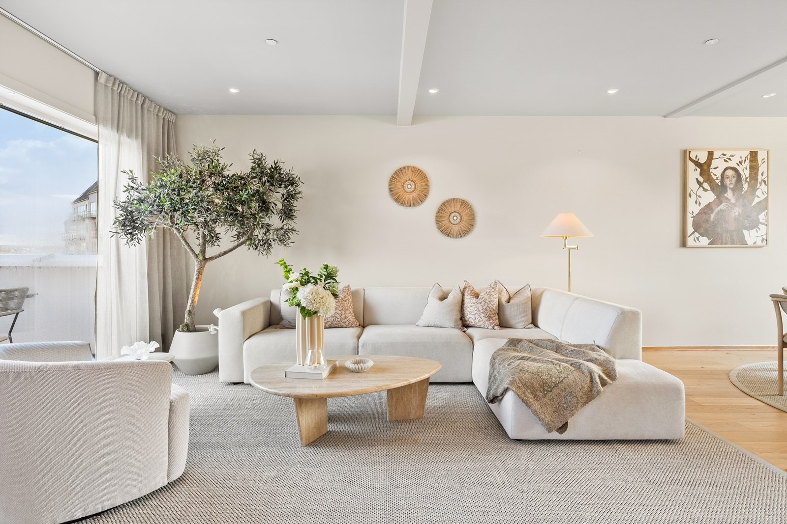 En sjelden mulighet til å sikre seg et smykke av en bolig helt i sjøkanten! Galleribilde