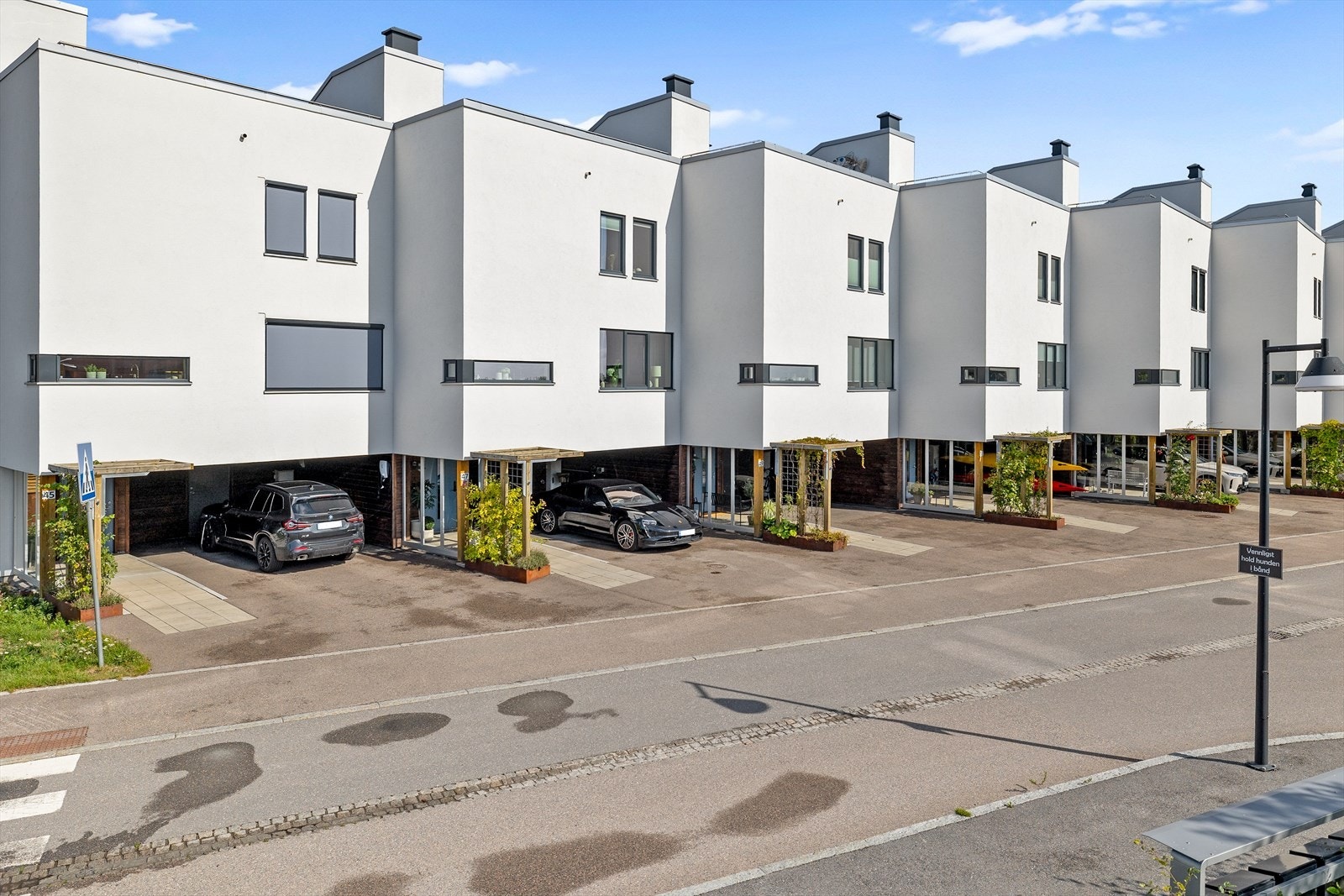 Dette er en bolig som må oppleves! Eksklusive detaljer, uovertruffen beliggenhet og maritim sjel - Agnes Brygge 47 er sjeldent tilgjengelig og en unik anledning for den kvalitetsbevisste. Galleribilde