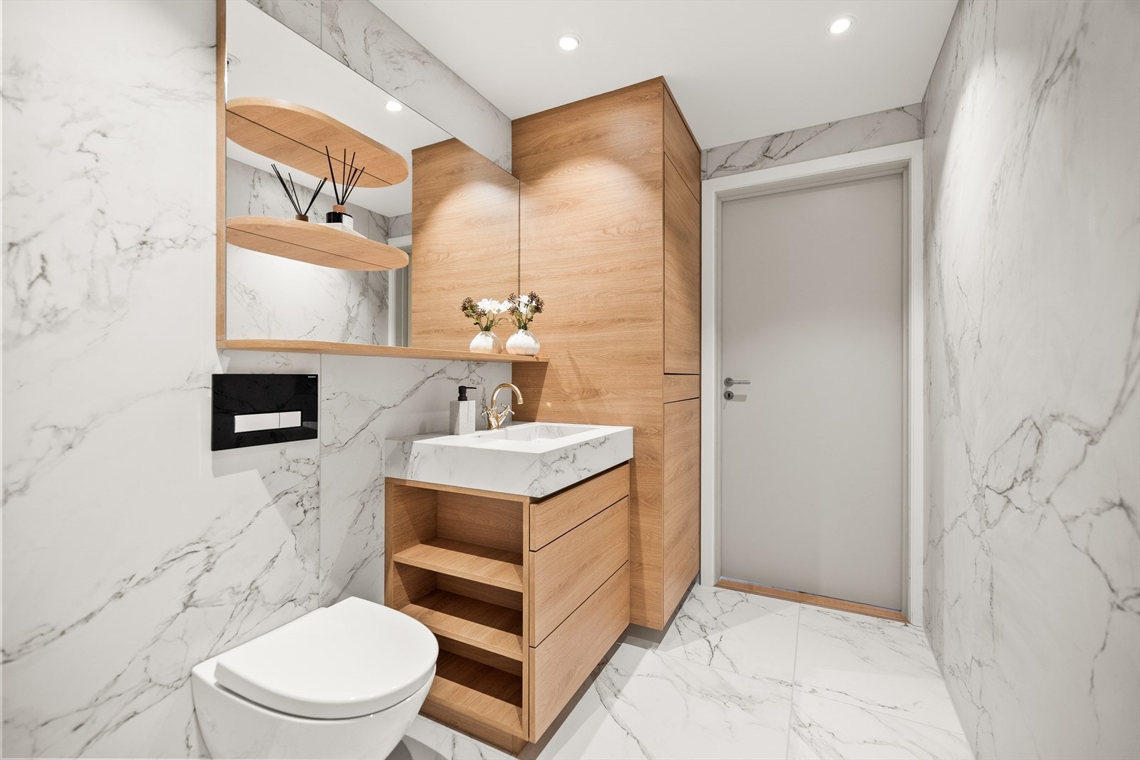 Badet har godt med lagringsplass Galleribilde