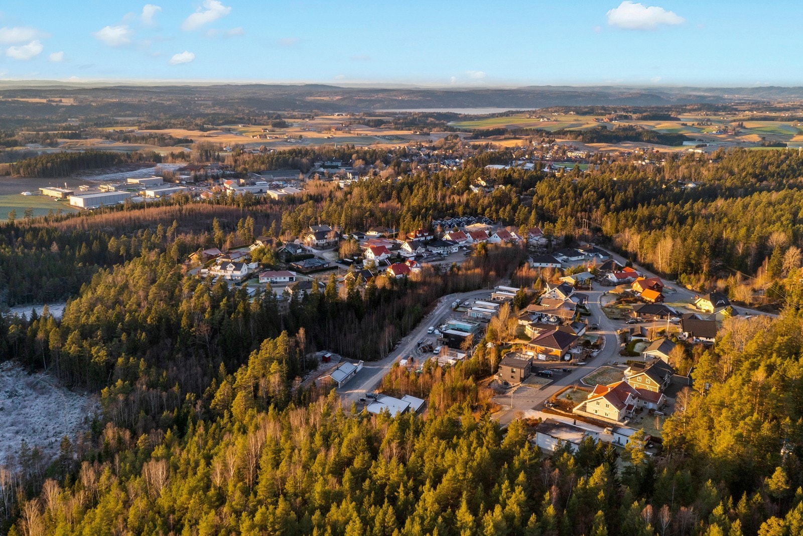 Og kort vei til Skjønnhaug Galleribilde