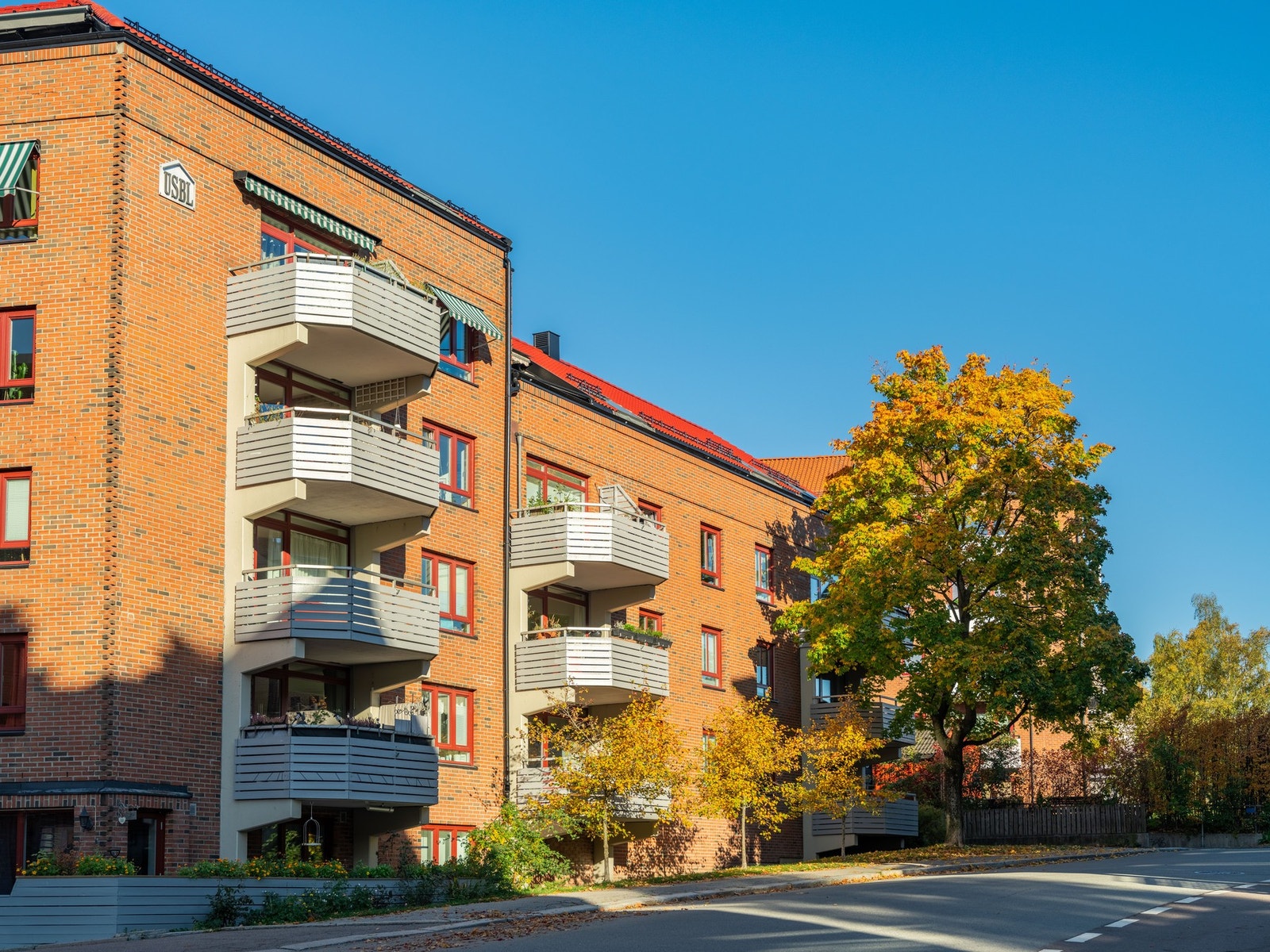 Beboerne i Japan borettslag skryter av et trivelig og imøtekommende bomiljø med hyggelige naboer. Borettslaget er veldrevet med en sunn og god økonomi. Galleribilde