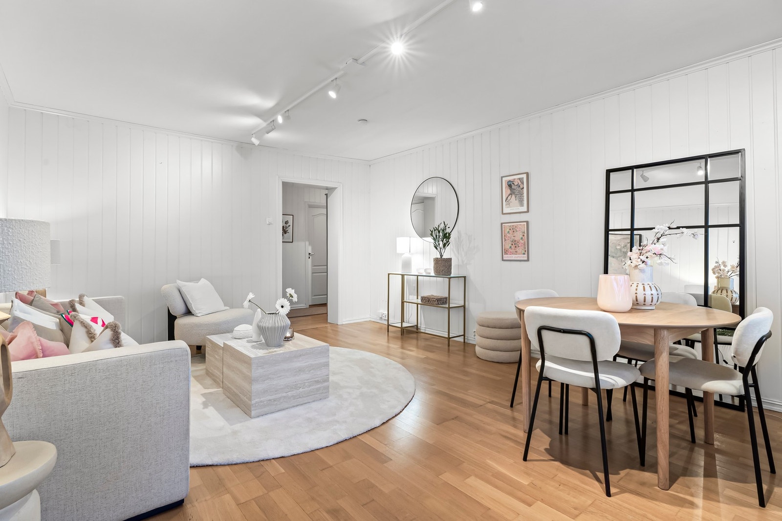 Fyring, grunnpakke kabel-TV og internett er inkludert i felleskostnadene Galleribilde