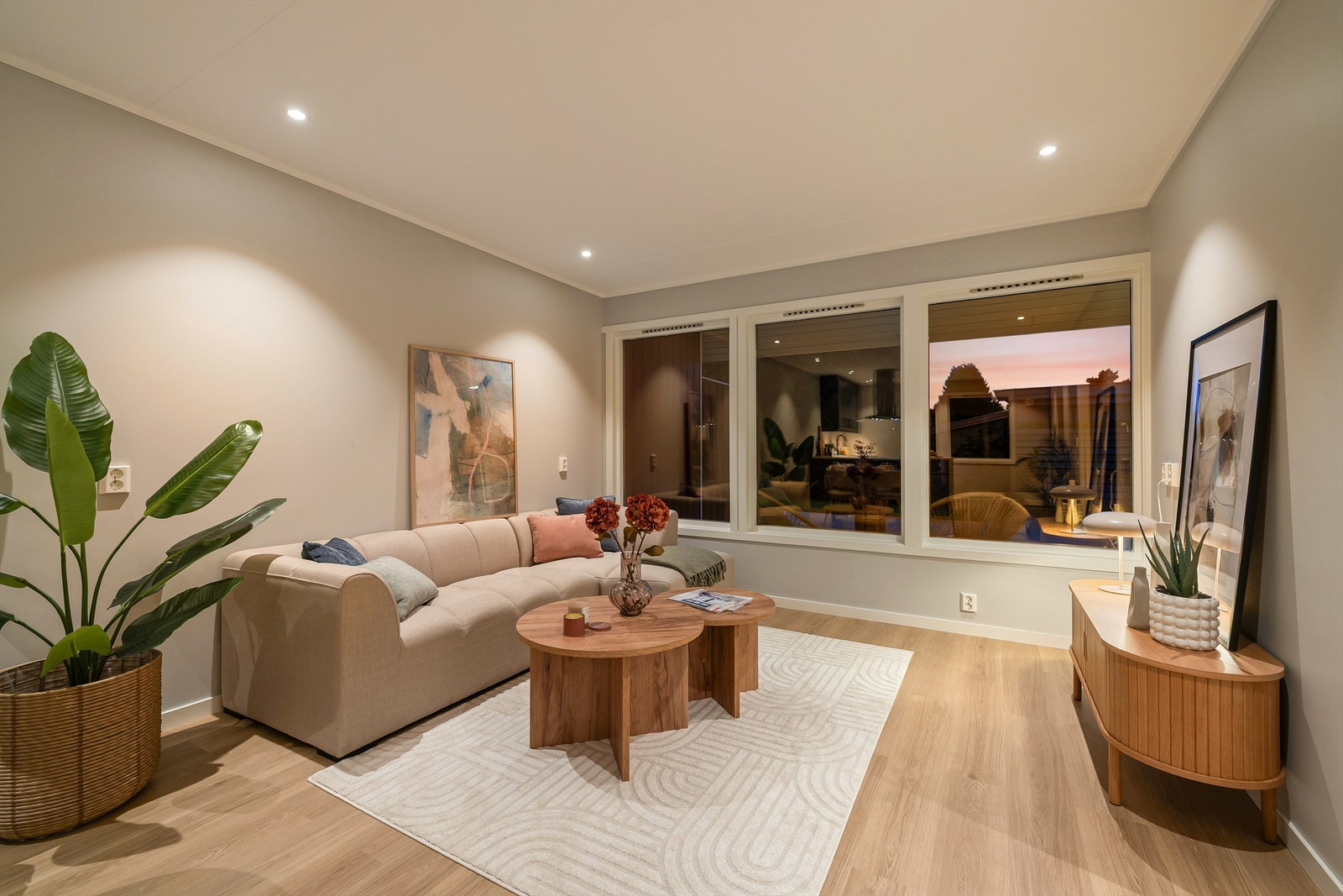 Leiligheten er pusset omfattende opp i 2025 og har siden arbeidet ble ferdigstilt ikke vært bebodd. Alt er klart for innflytting! Galleribilde