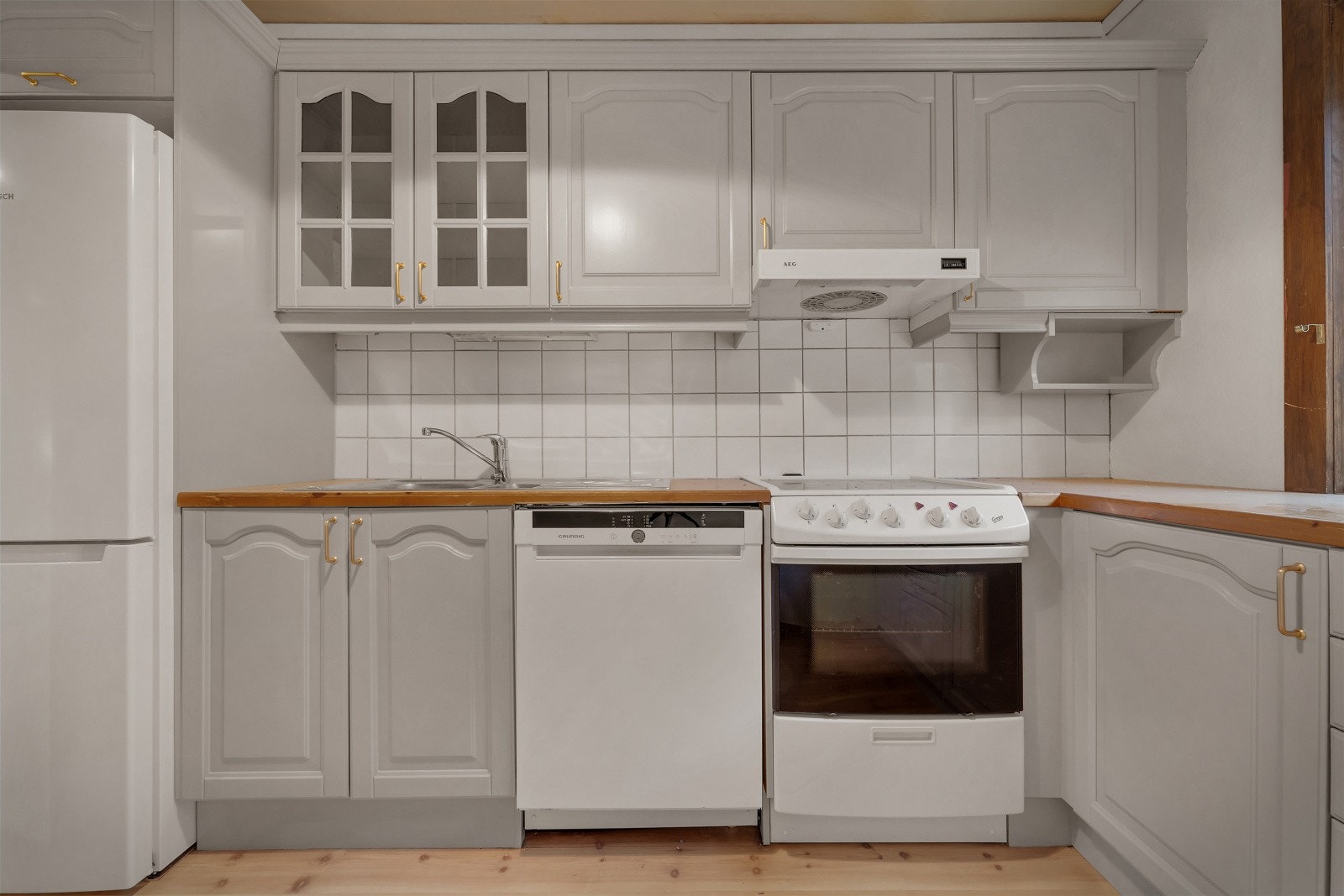 Kjøkkenet ble malt i 2025. Galleribilde