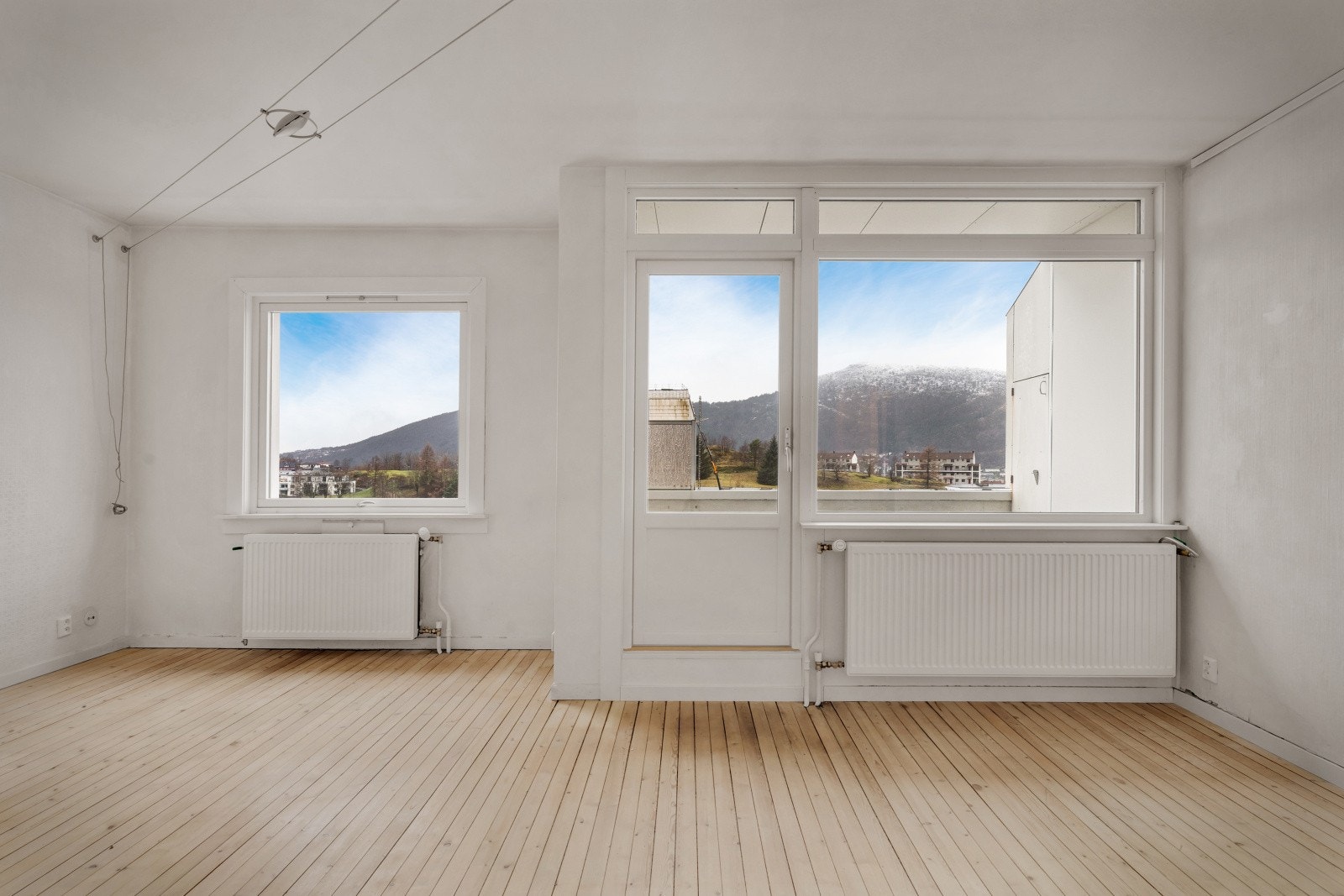 Fra stuen er det tilkomst til en vestvendt balkong. Galleribilde