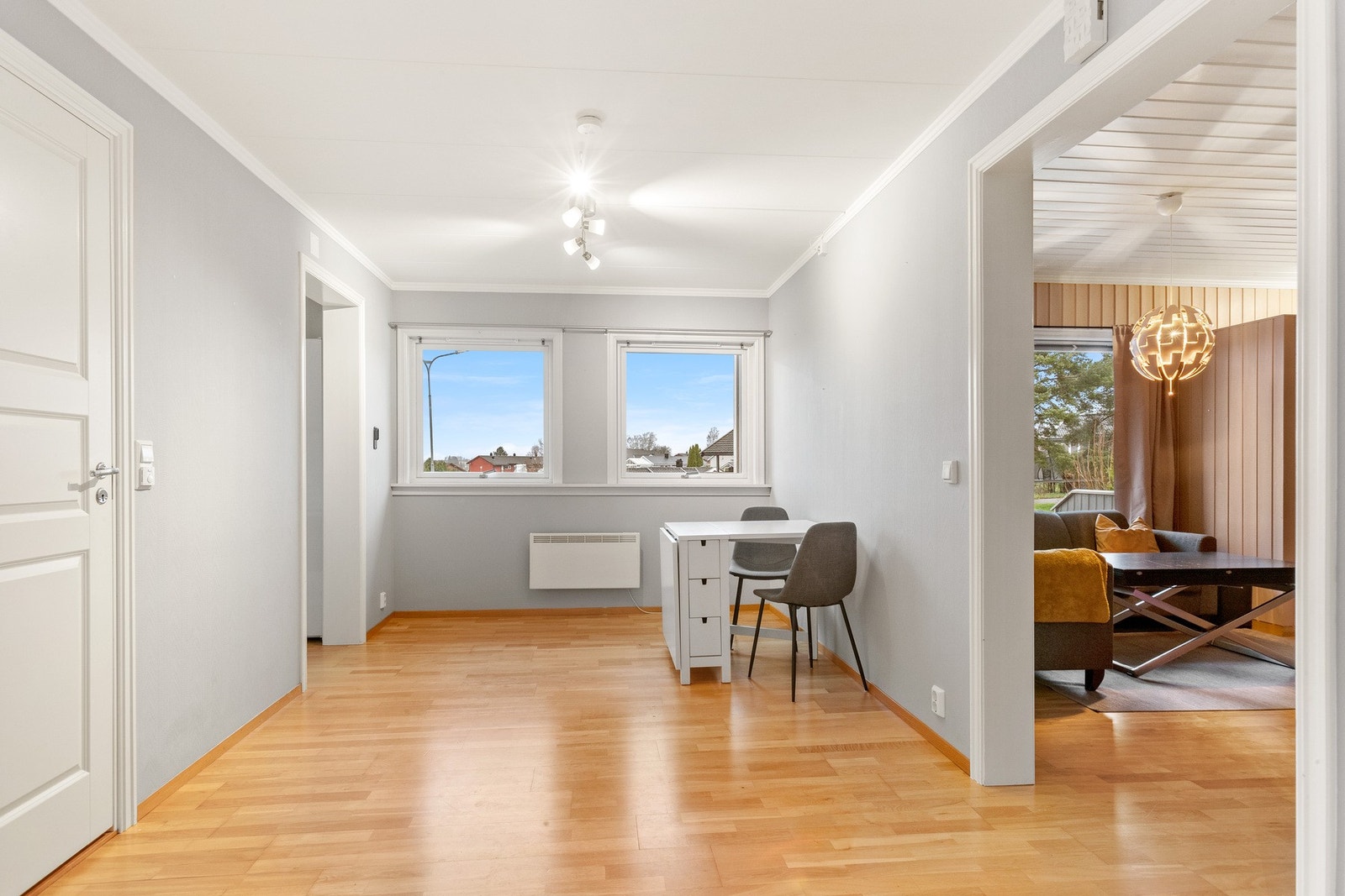 Rikelig med plass til spisegruppe Galleribilde