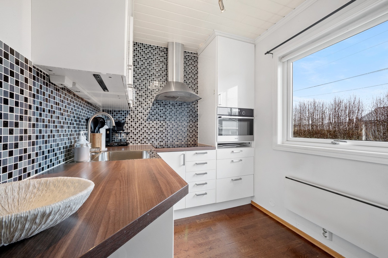 Pent innbydende kjøkken Galleribilde