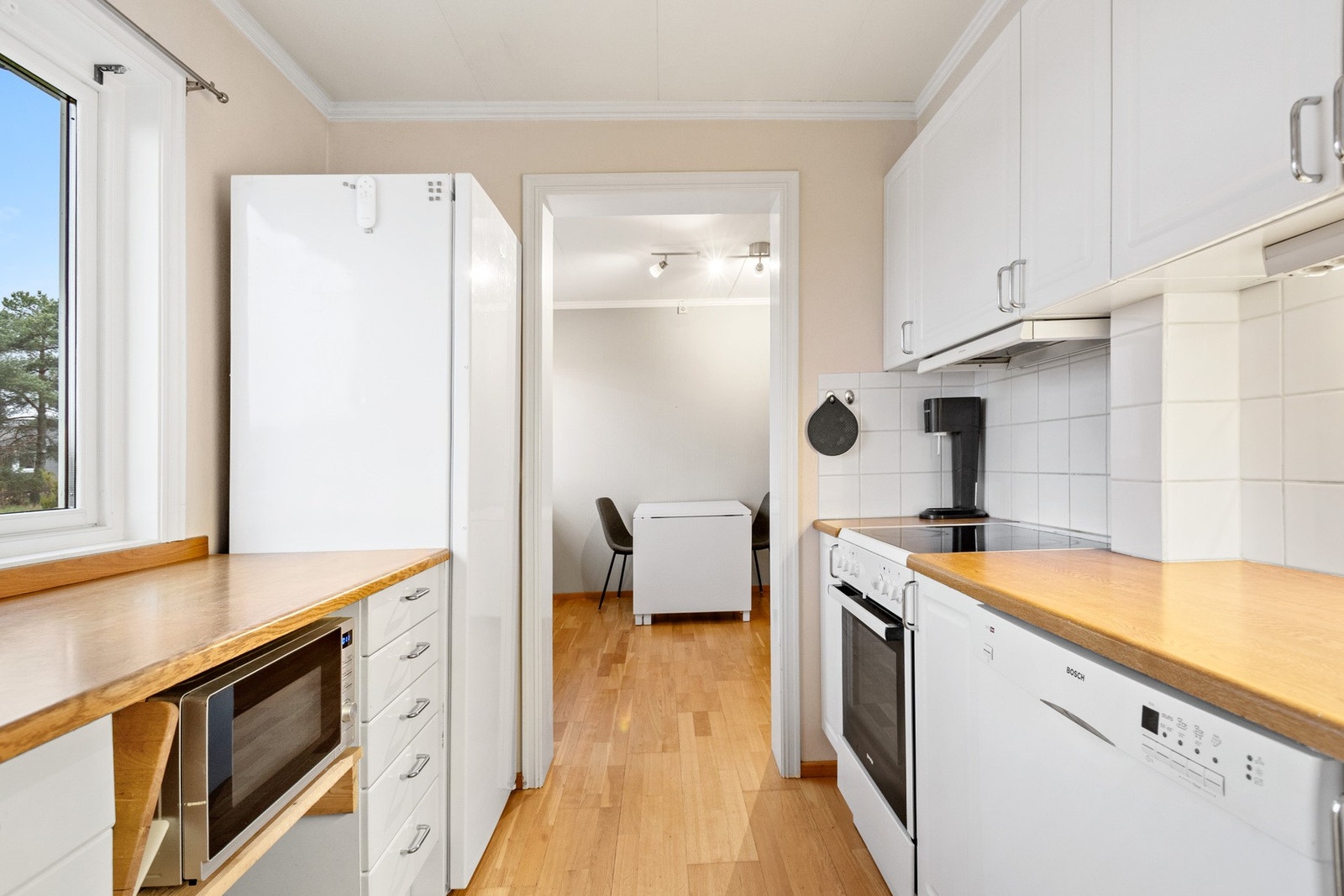 Klassisk velholdt kjøkken Galleribilde