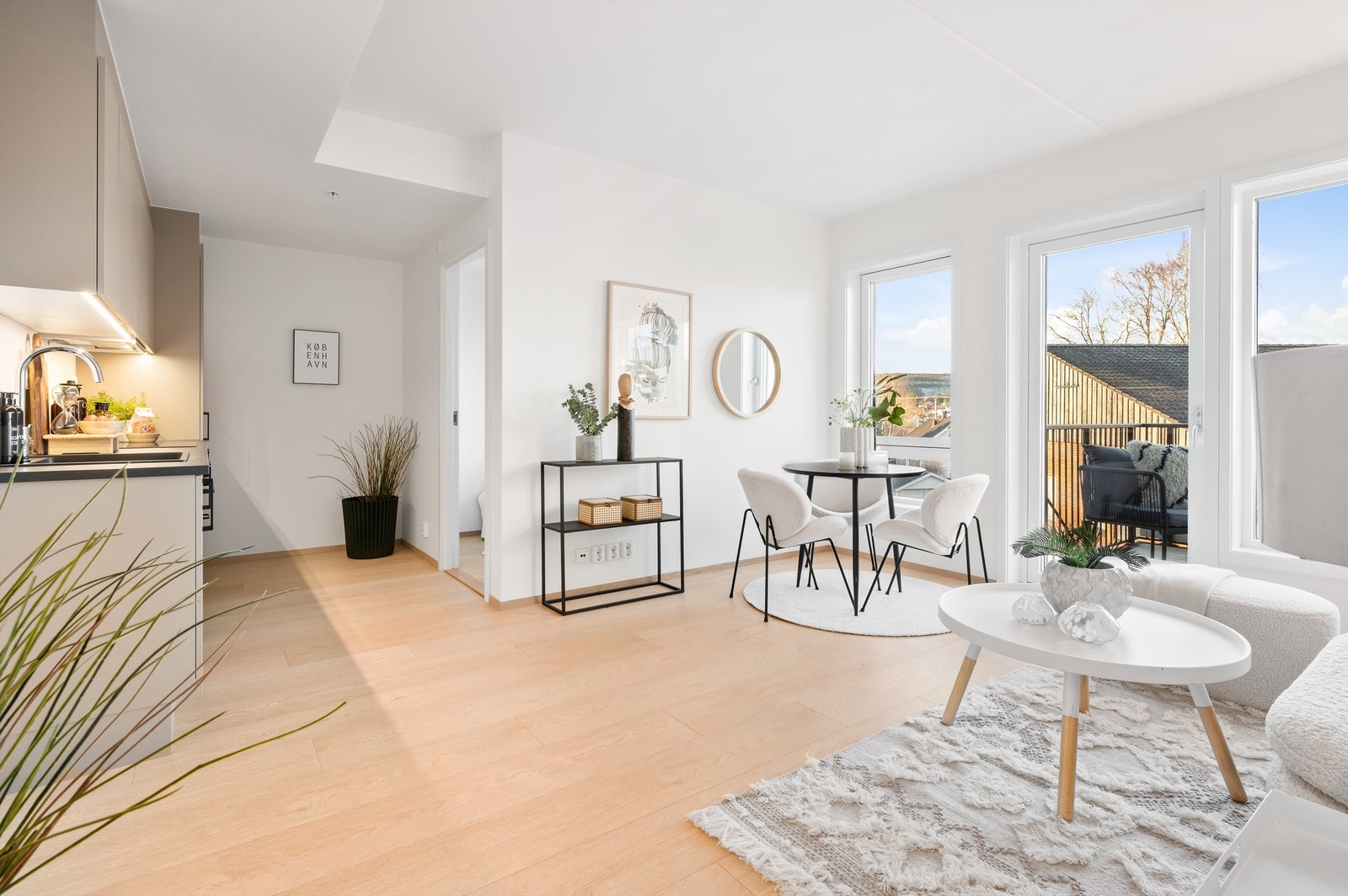 Et veggmontert kontrollpanel men berøringsskjerm gjør det enkelt å kontrollere eller gjøre endring av ønsket ventilasjon. Galleribilde