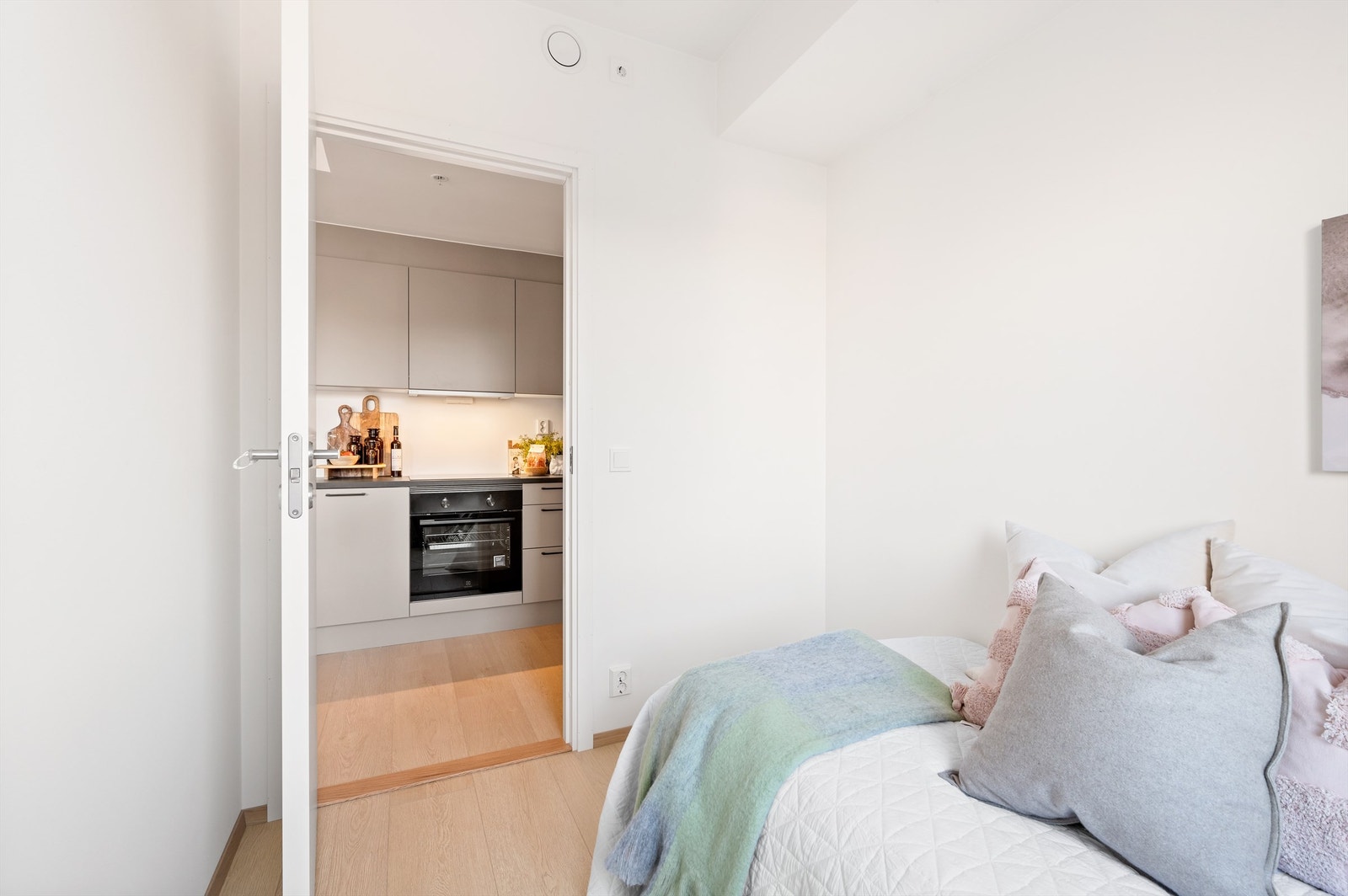 Rommet er naturligvis fleksibelt i bruk og passer perfekt til gjesterom, barnerom eller kontor - etter eget ønske og behov. Galleribilde