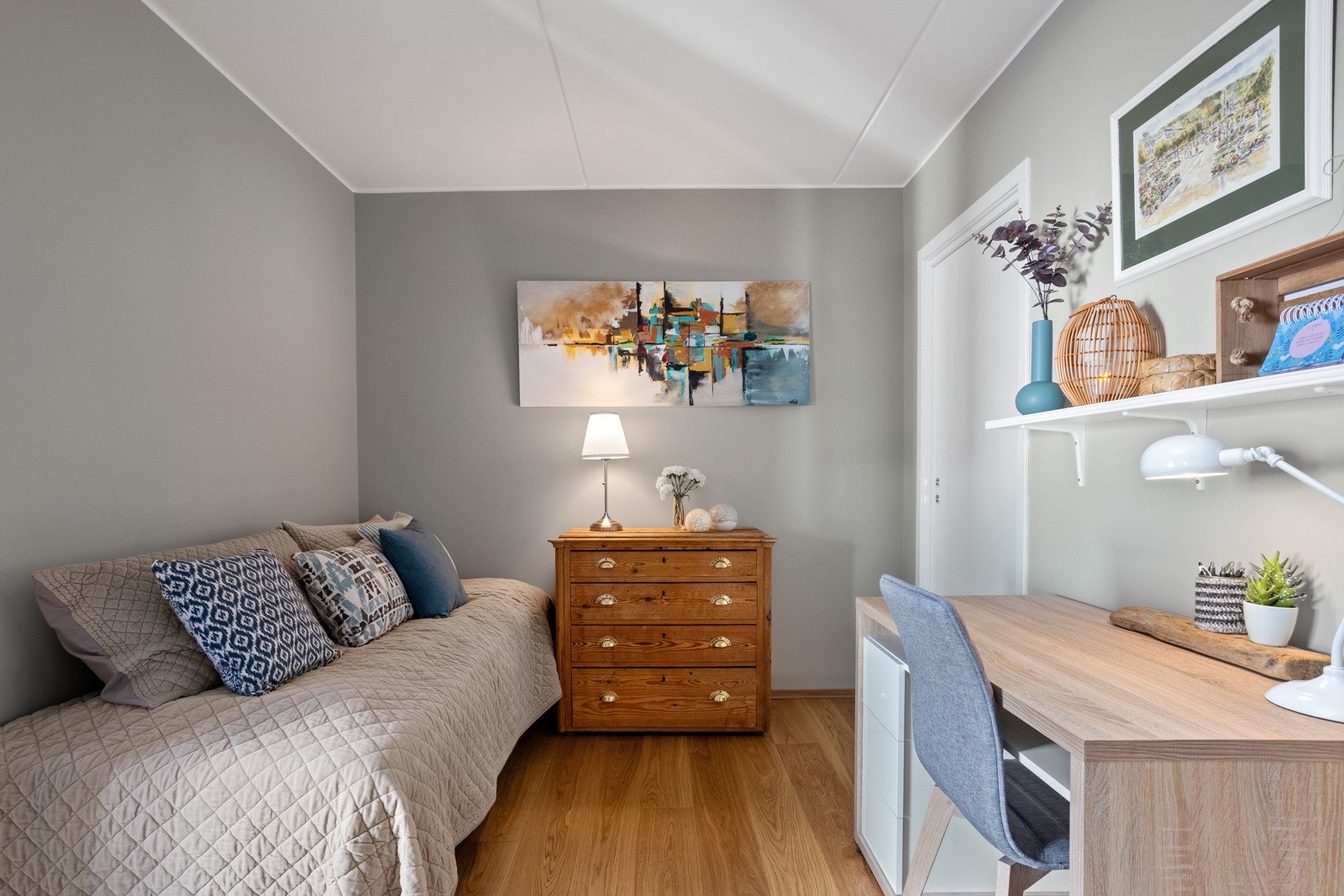 Gaerdeoben ligger inn døren til høyre innerst. Galleribilde