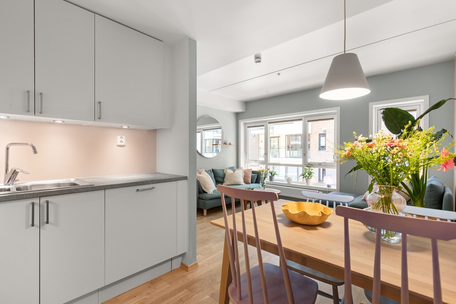 Lave felleskostnader med varmtvann, fyring og internett inkl.! Galleribilde