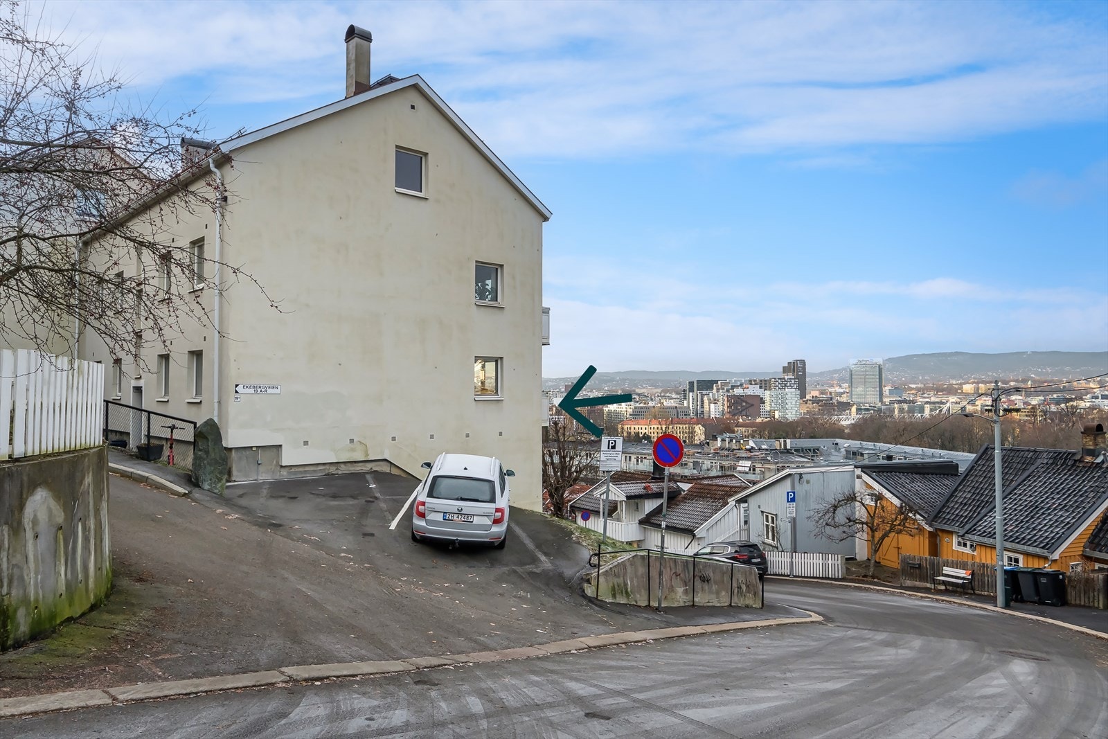 Frydenhagen Sameie består av 85 seksjoner og byr på fasitlister som fellesvaskeri, egen vaktmester og parkeringsplasser til utleie. Her bor du i et attraktivt område i et veletablert og rolig nabolag på nedsiden av Ekebergskrenten i Gamlebyen. Galleribilde