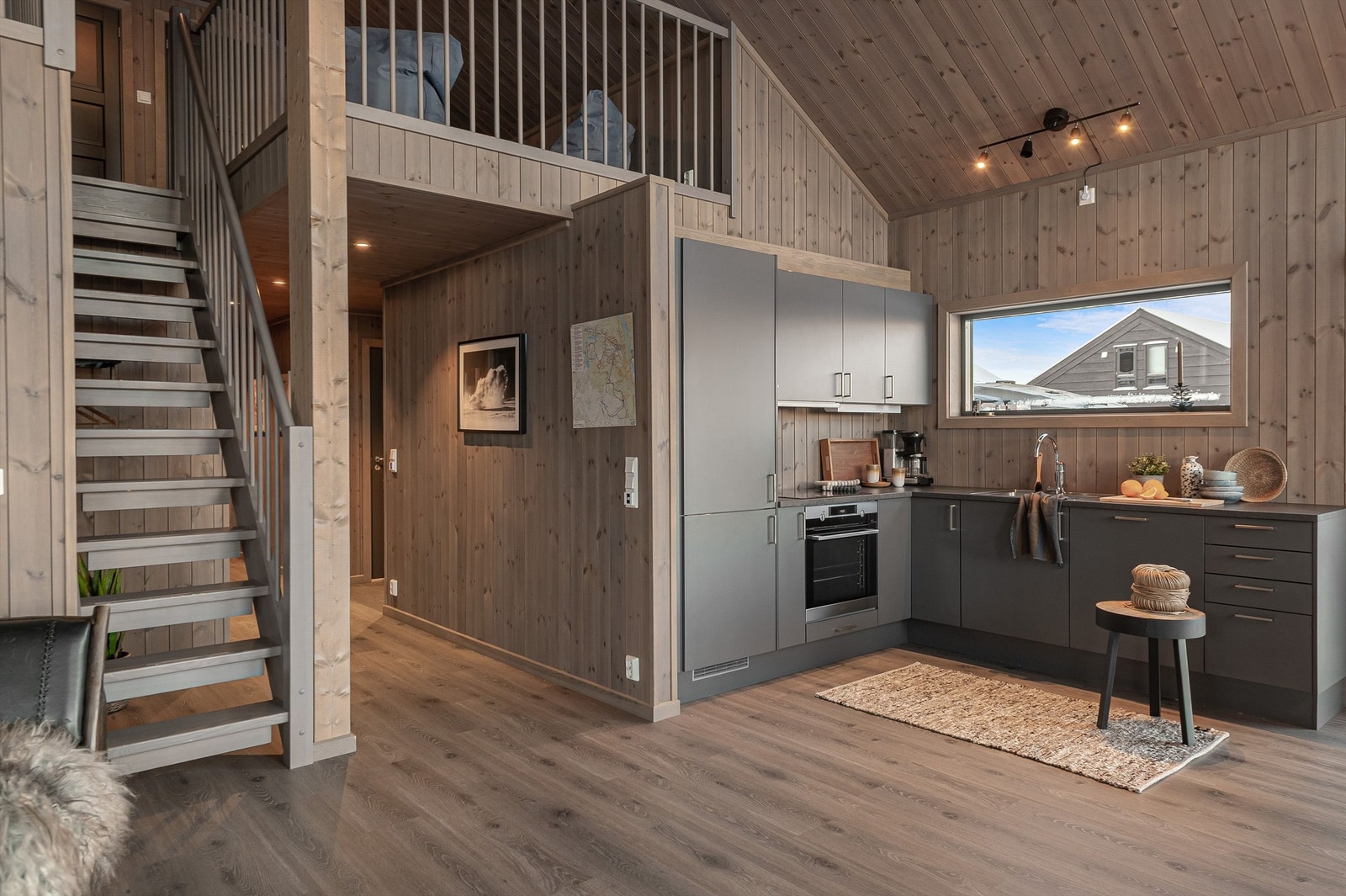 Den smarte planløsningen utnytter hyttas areal på en god måte. Galleribilde