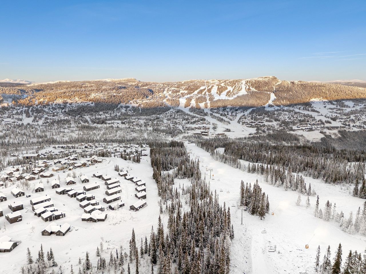 Området byr på rike opplevelser også resten av året, med turstier og fiskemuligheter. Galleribilde