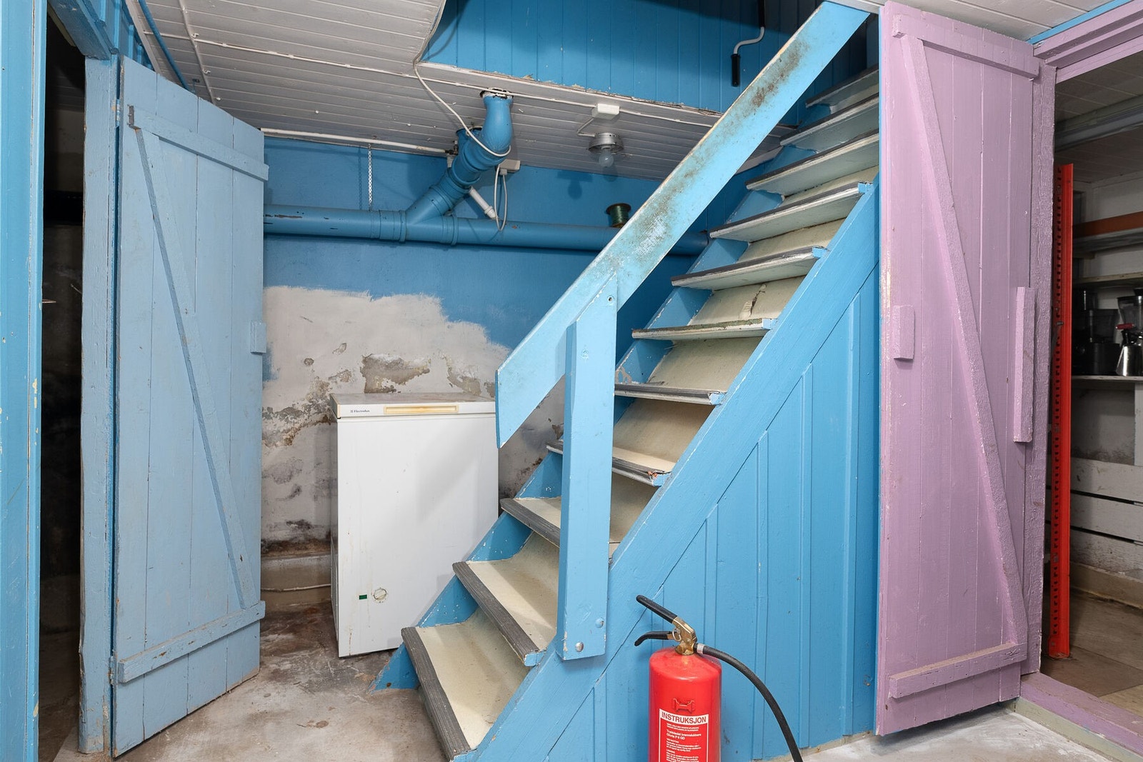 Gang i kjeller. Galleribilde