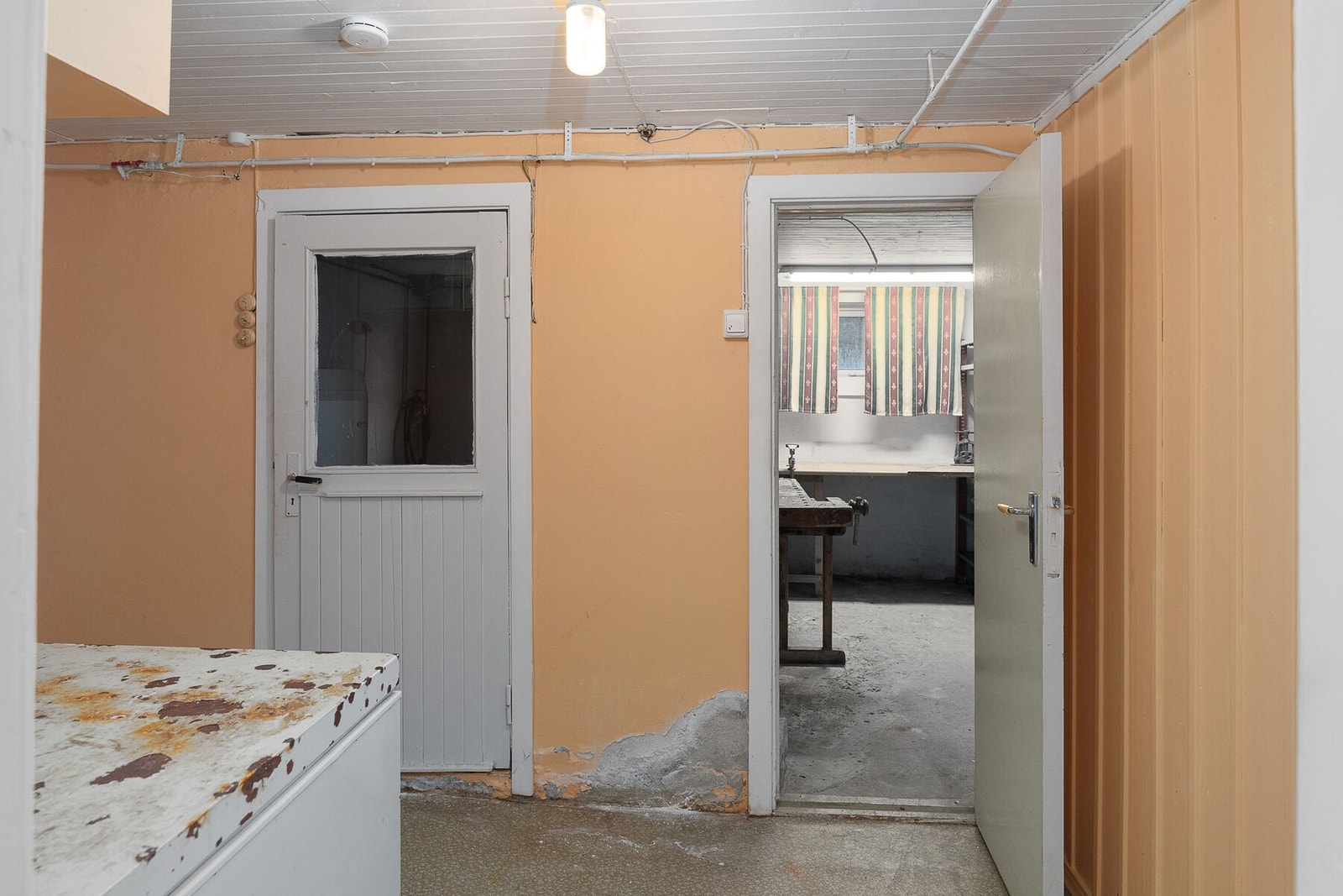 Gang i kjeller. Galleribilde