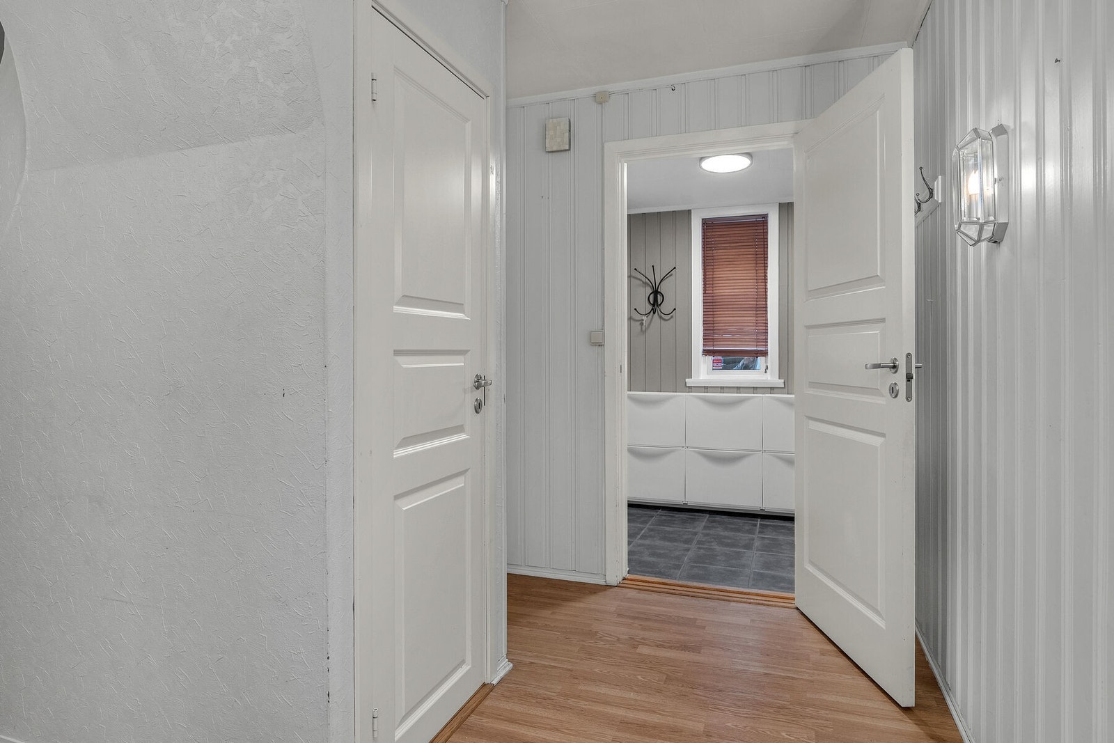 Vindfang og gang. Galleribilde