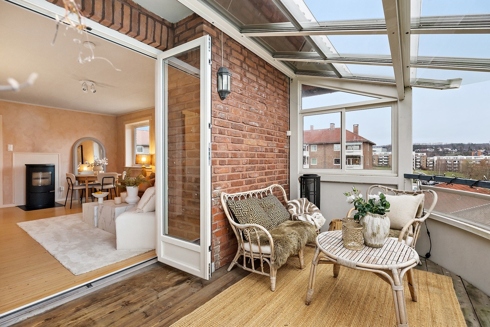 Flott tofløyet balkongdør fra stue Galleribilde