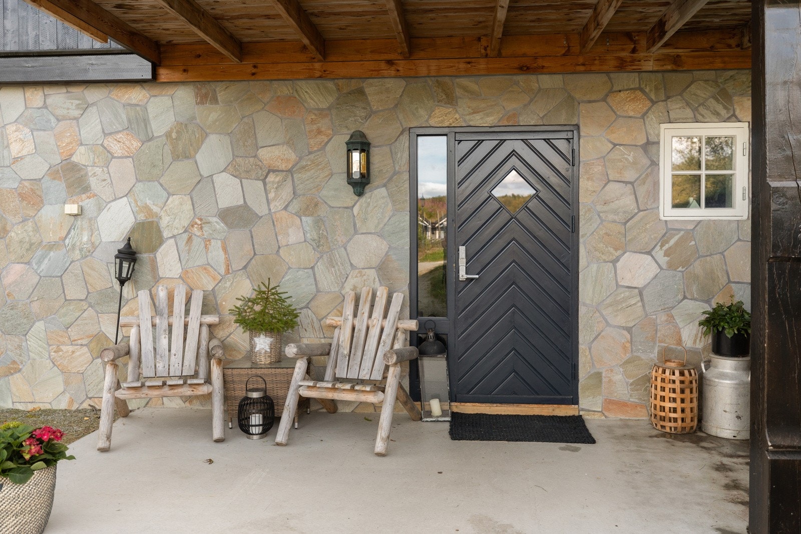 Inngangsparti som ønsker deg velkommen inn Galleribilde