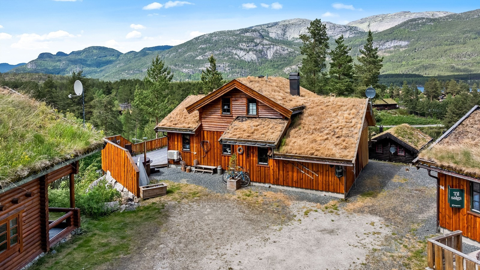 Tomten er eiet og er på 627 kvm - innerst i en blindvei. Galleribilde