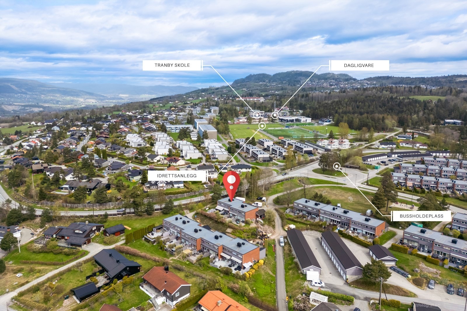 Røsslyngveien ligger i et etablert, attraktivt og barnevennlig område på Tranby Galleribilde