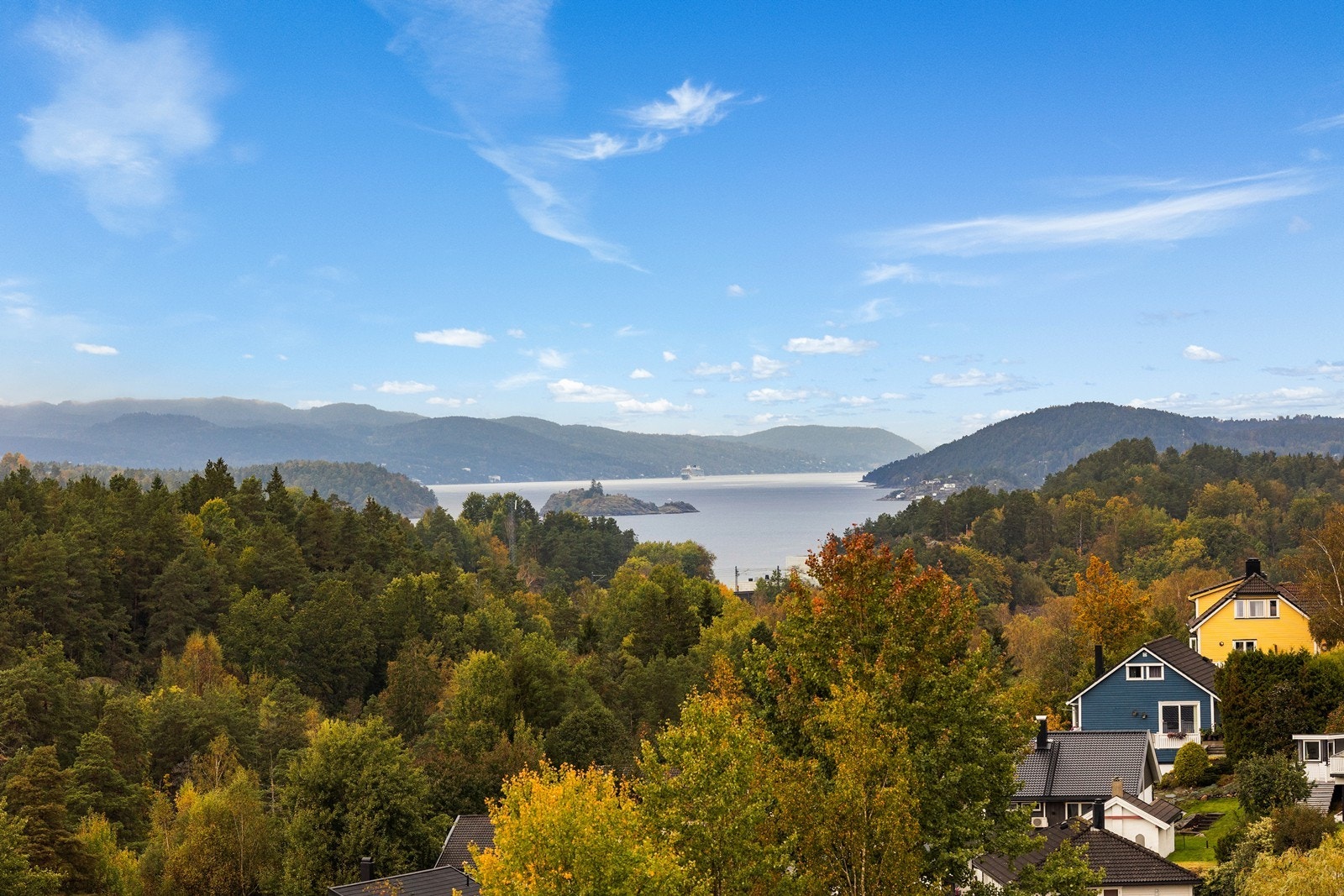 Det er nydelig utsikt fra terrassen Galleribilde