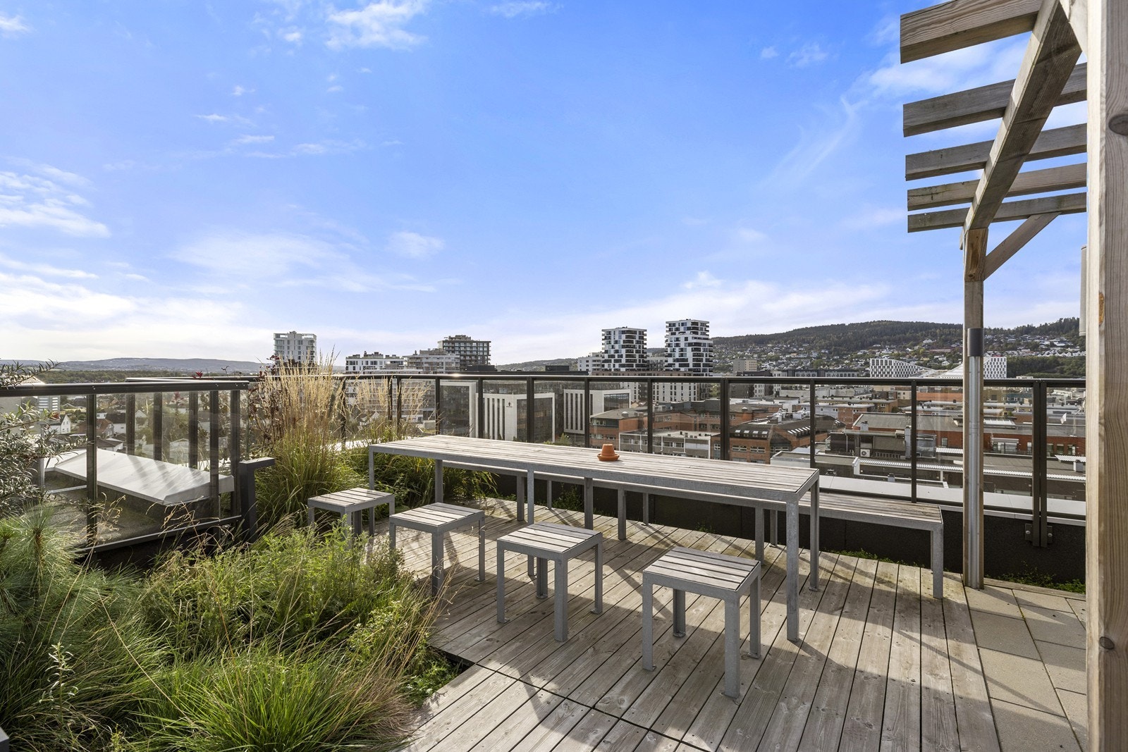 Herfra har man en flott utsikt over Lillestrøm og omkringliggende områder. Galleribilde