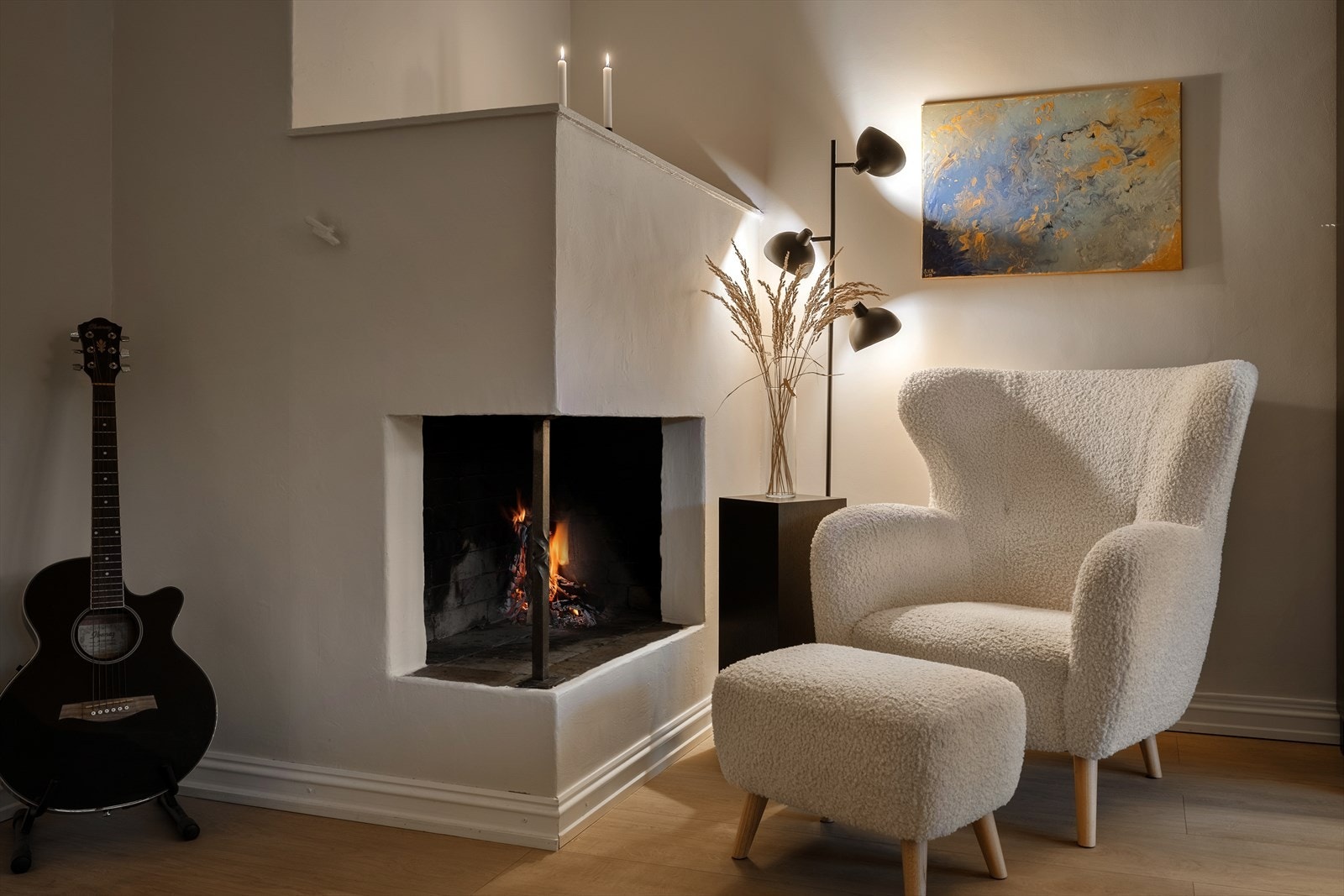 Elegant peis som skaper varm og hyggelig stemning på kalde vinterdager. Galleribilde