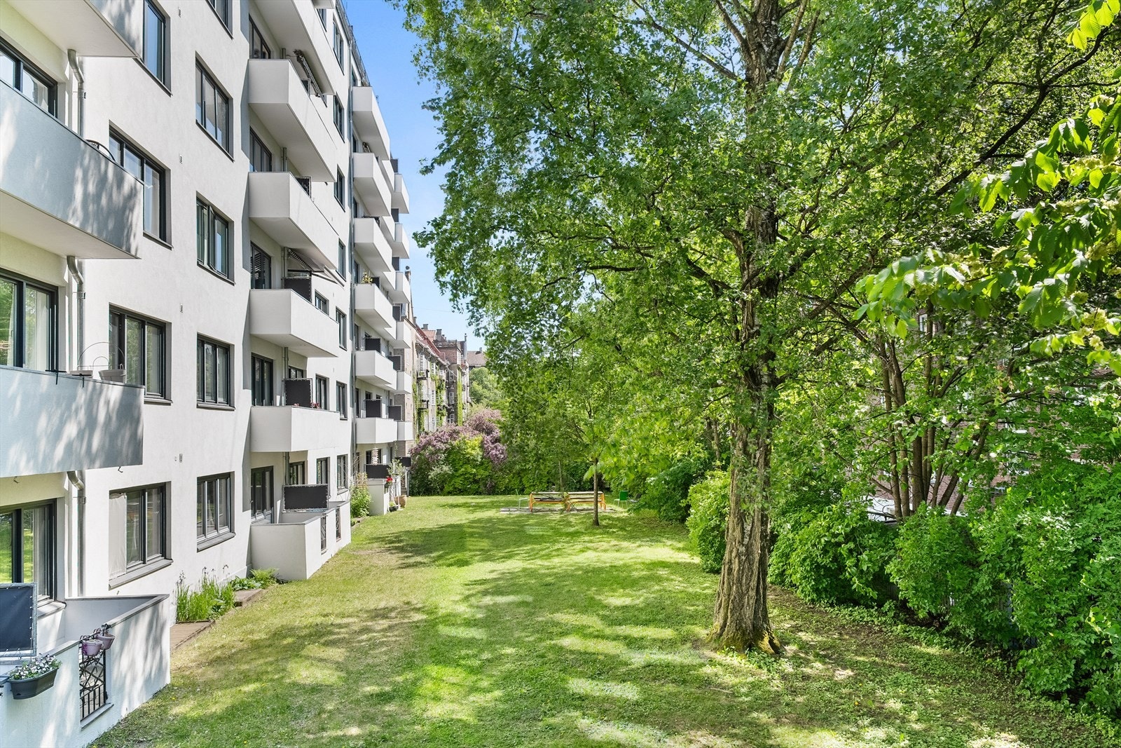 Fasade. Veldrevet sameie på 60 seksjoner. Tv, internett, varmtvann og fyring inkl i felleskostnadene. Galleribilde