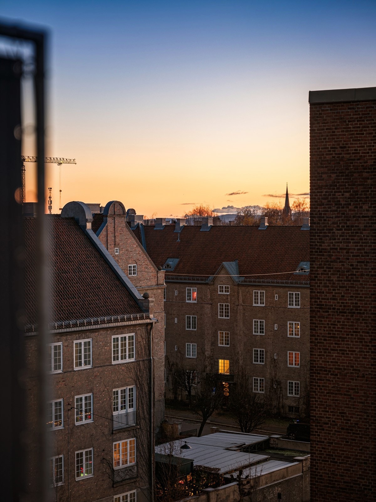 Utsikt fra balkong. Det er heisadkomst i bygget. Galleribilde