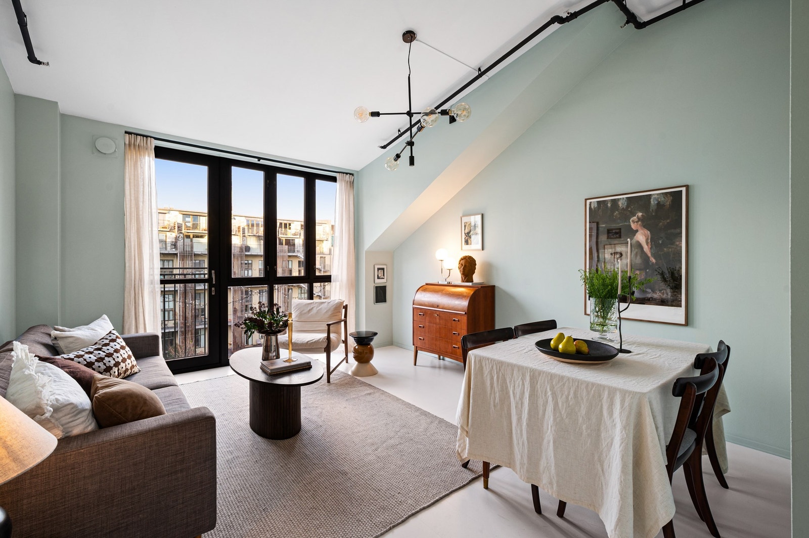 Tom Martinsen v/Krogsveen har gleden av å presentere Gøteborggata 6B! Foto: Peter Futo/Cool Pics AS Galleribilde