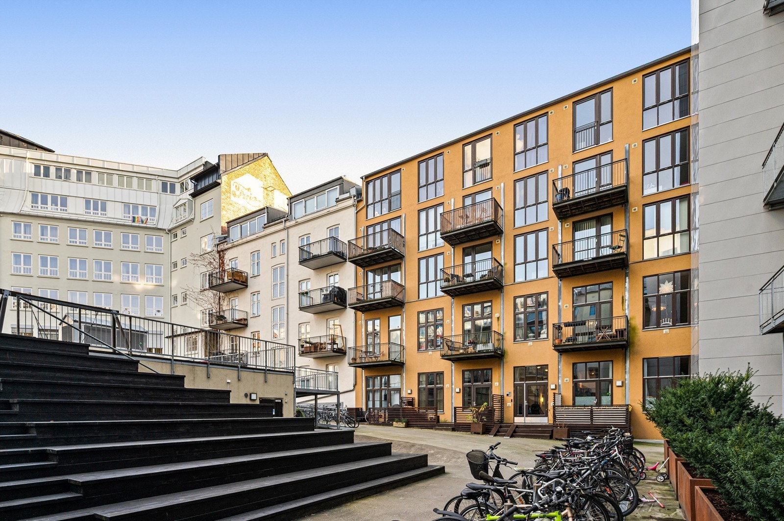 Her bor du tilbaketrukket fra byens kjas og mas, men likevel svært sentralt. Galleribilde