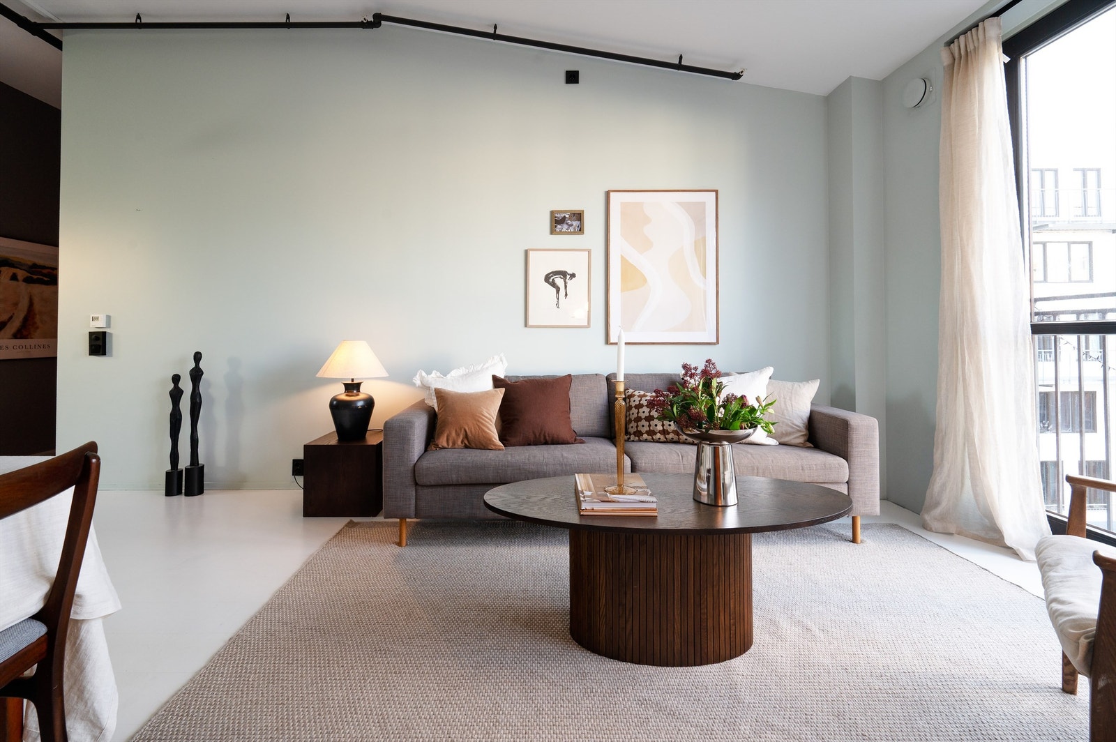 Vannbåren gulvvarme i de fleste rom sørger for jevn og behagelig temperatur. Galleribilde