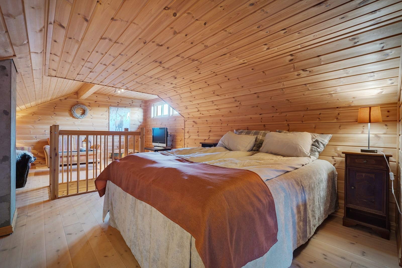 Den delen av hemsen som ikke er målbar har et gulvareal på 20 kvm. Galleribilde