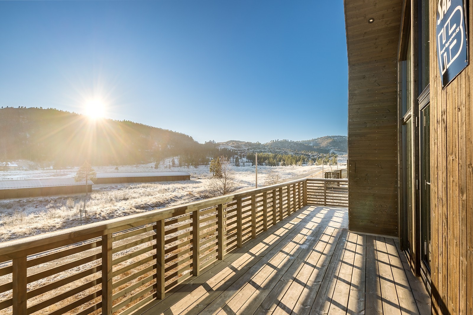 Terrasse med fantastisk utsikt og gode solforhold Galleribilde