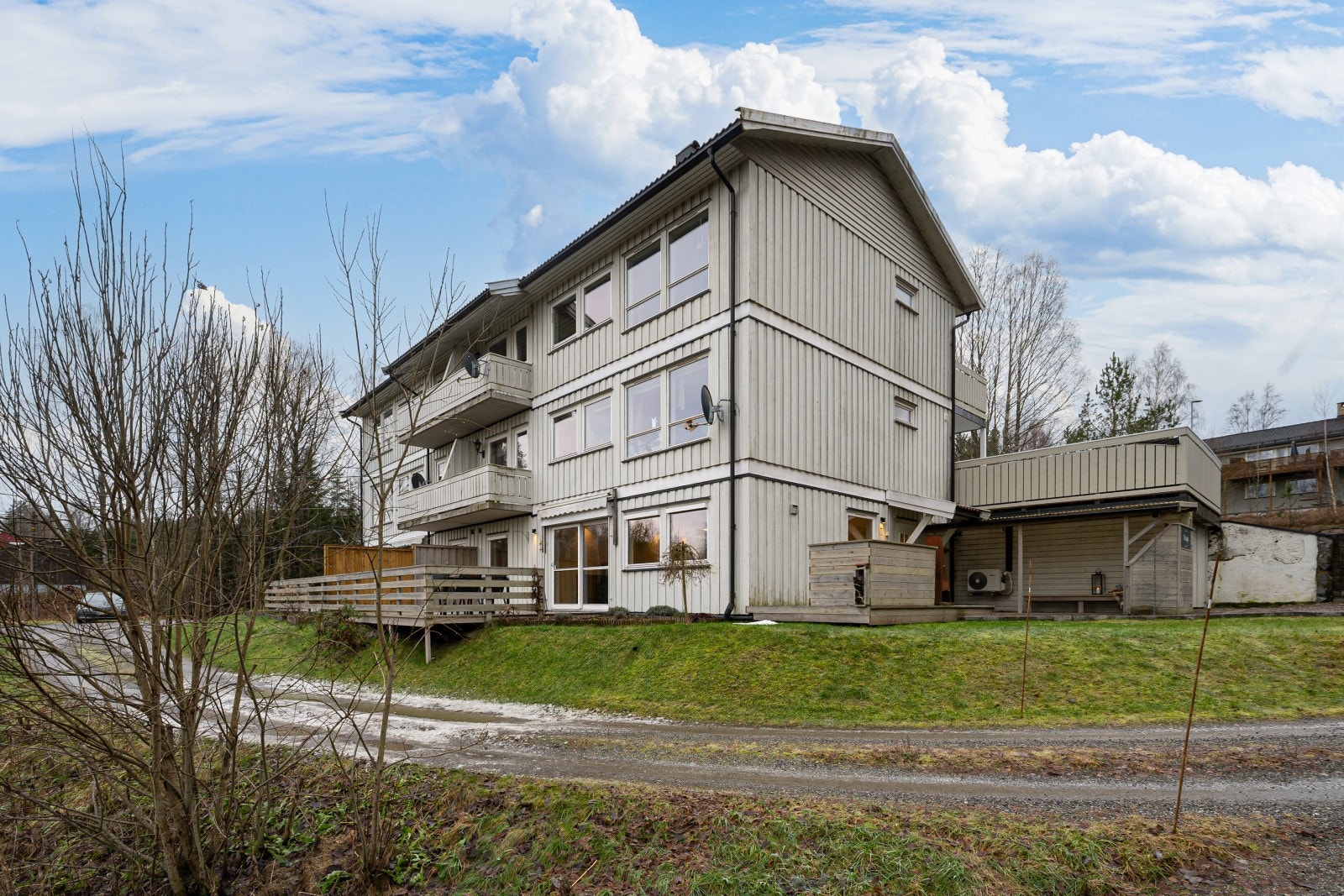 Fin intern beliggenhet med egen inngang. Galleribilde