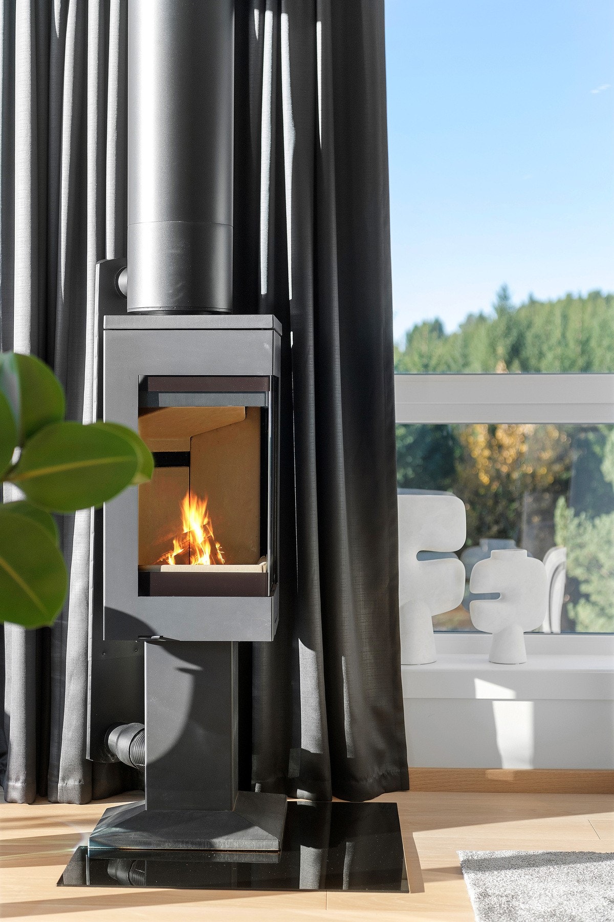 Vannbåren gulvvarme og vedovn i stue Galleribilde