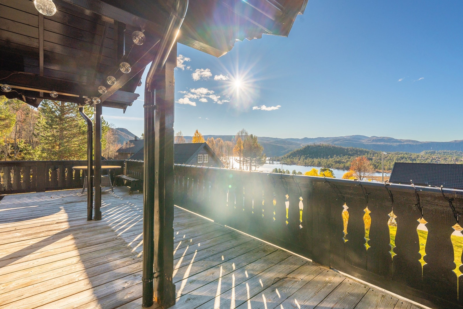 Utsikten mot Hartevann og Otrosåsen. Galleribilde