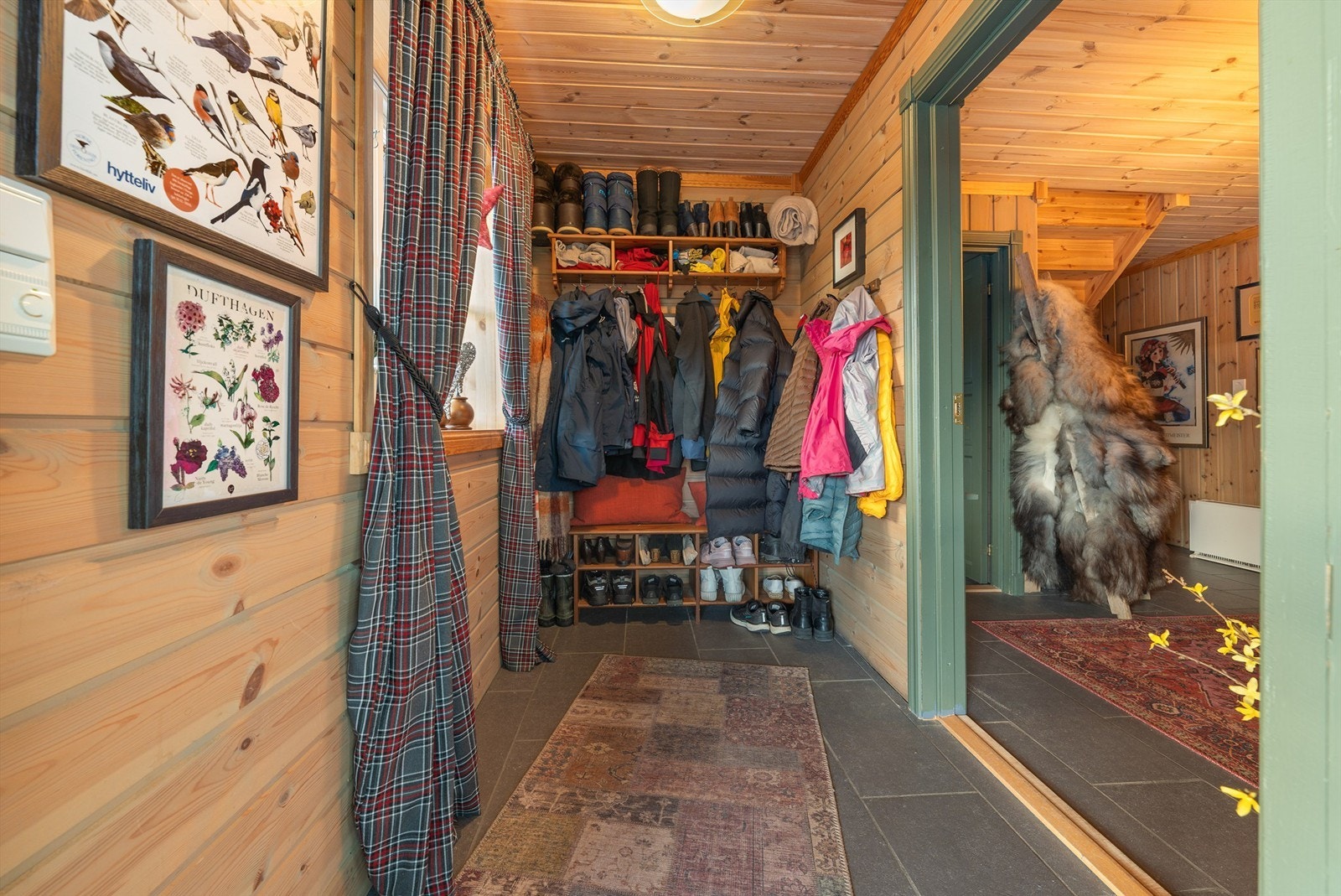 Vindfang og hall. Galleribilde