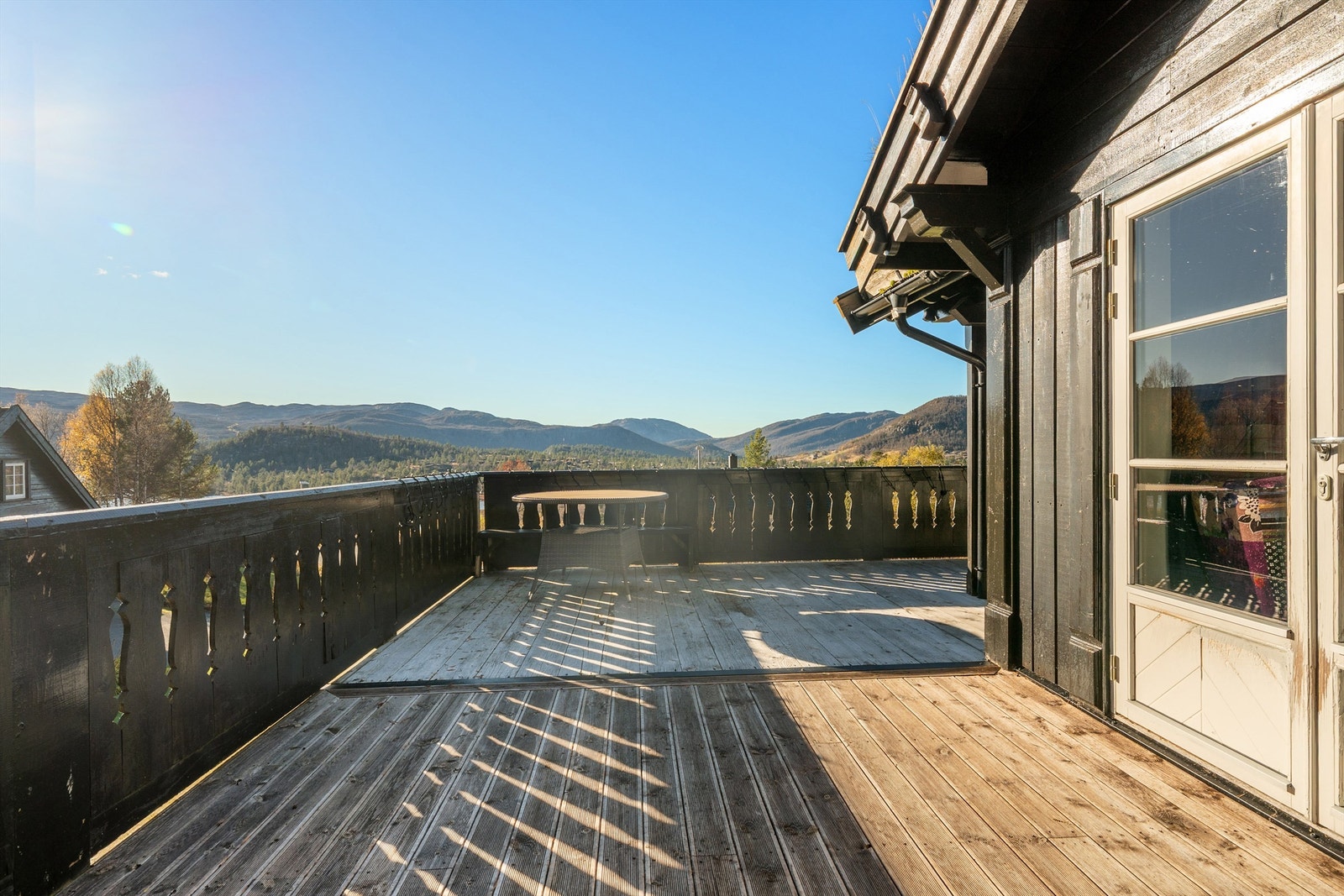 Utsikten fra veranda utenfor stue. Galleribilde
