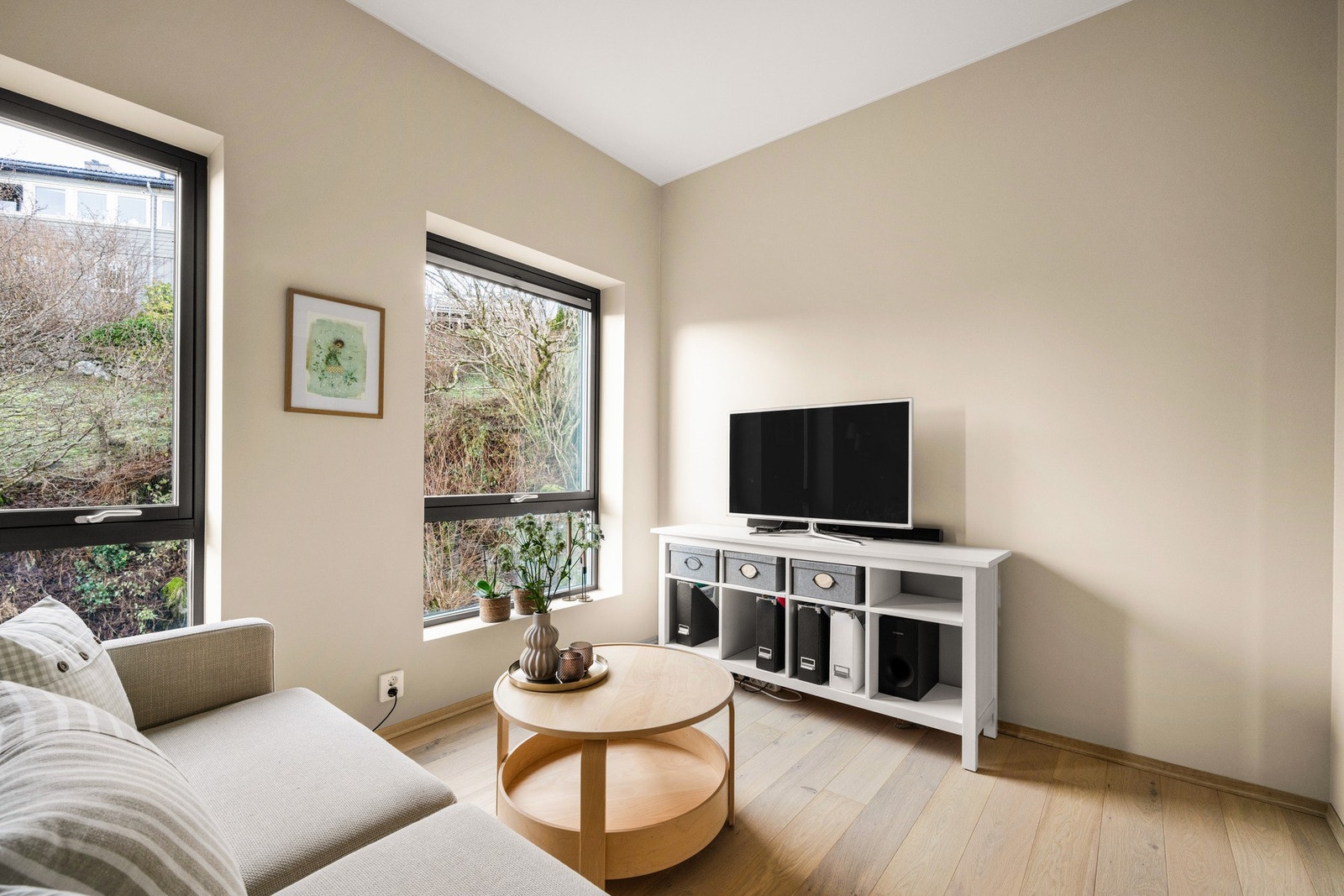 Et av rommene er i dag brukt som en tv-stue. Galleribilde